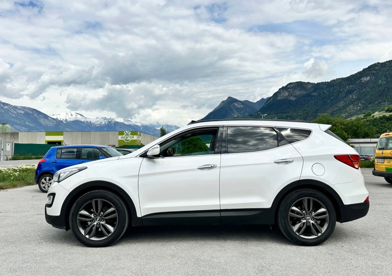 HYUNDAI Santa Fe 2.2 CRDI Premium 4WD Automatic-image-6