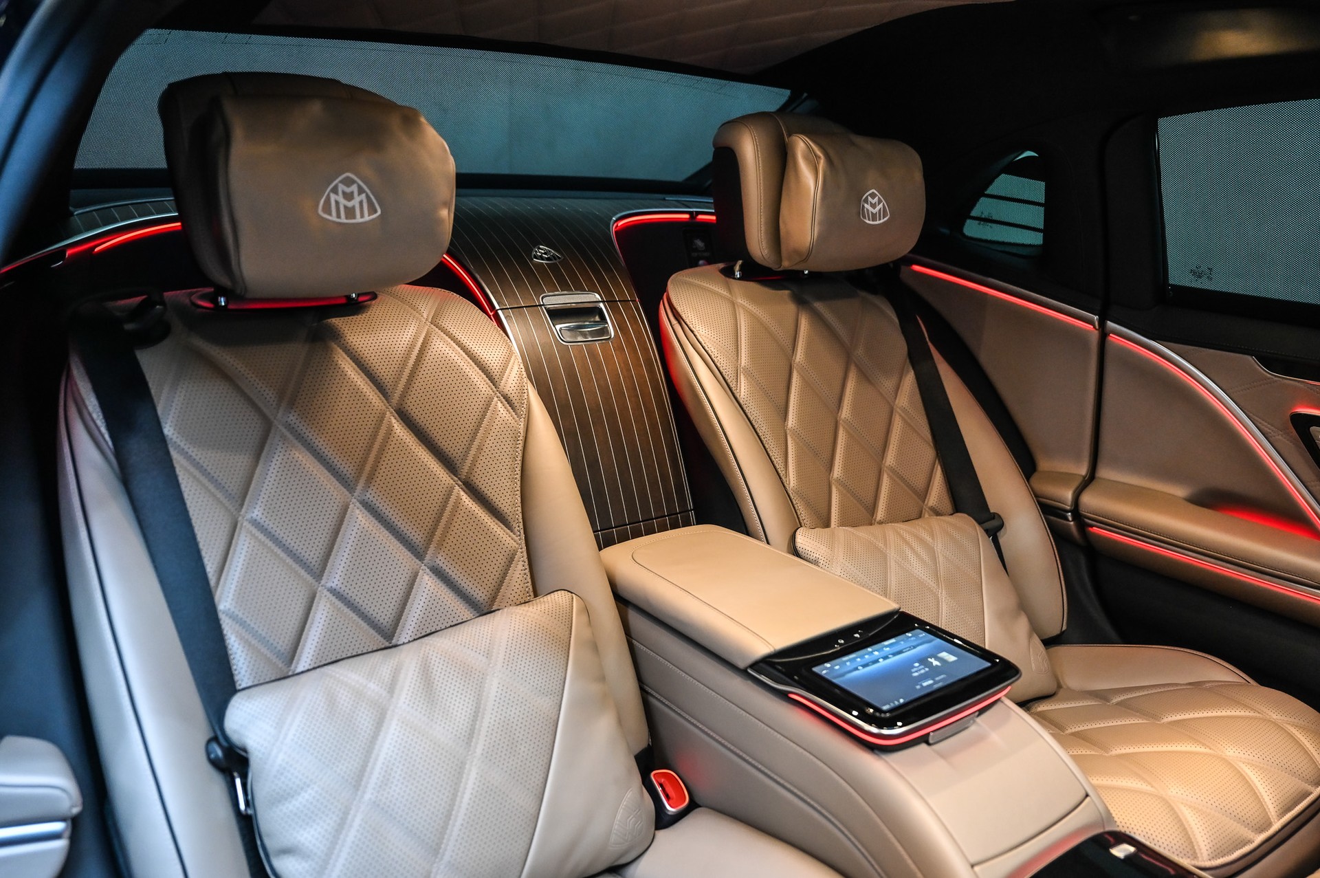 MERCEDES-BENZ S 680 Maybach V12 4matic 9G-Tronic-image-42
