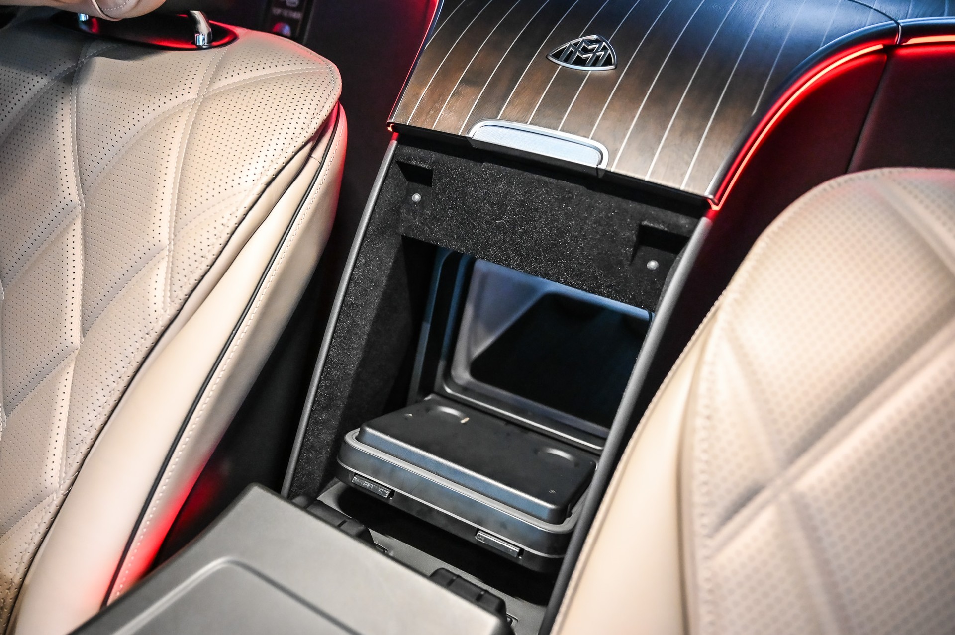 MERCEDES-BENZ S 680 Maybach V12 4matic 9G-Tronic-image-45