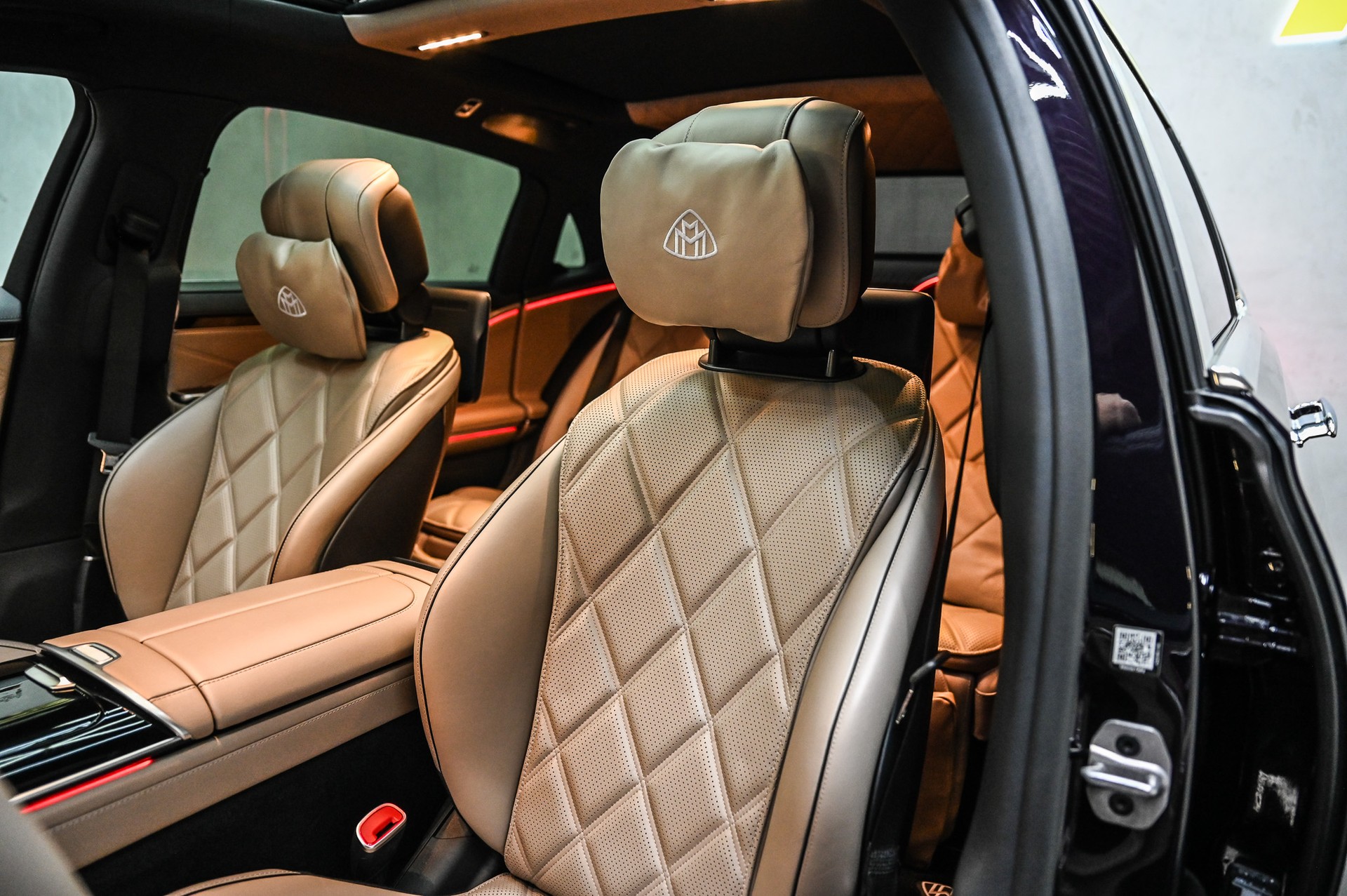 MERCEDES-BENZ S 680 Maybach V12 4matic 9G-Tronic-image-33