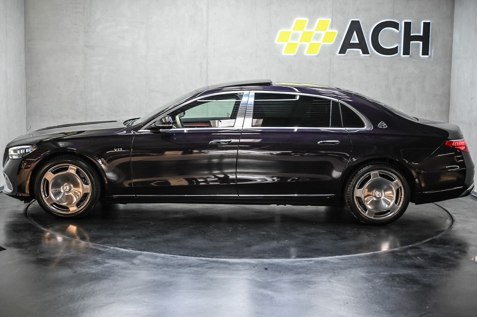 MERCEDES-BENZ S 680 Maybach V12 4matic 9G-Tronic-image-4