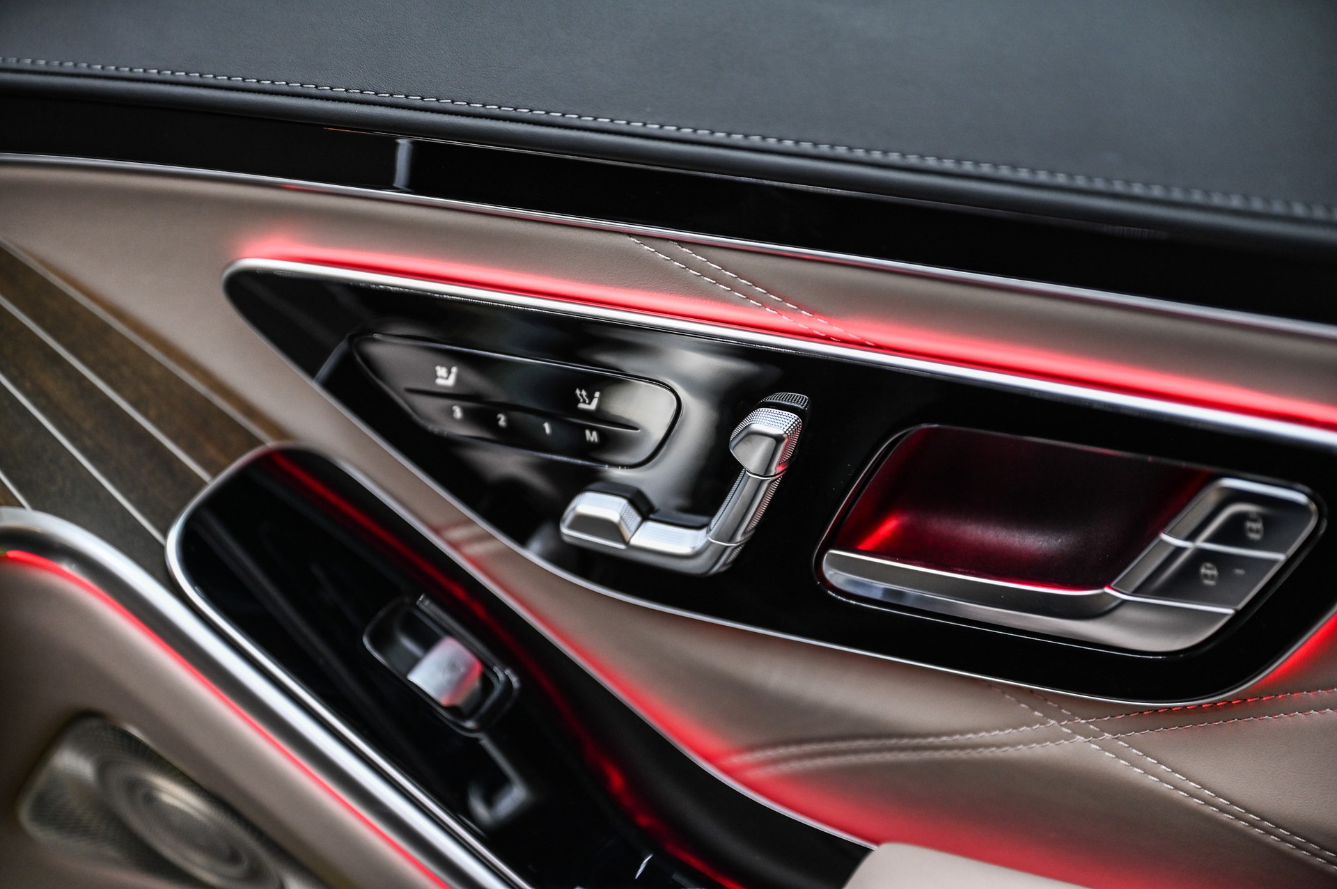 MERCEDES-BENZ S 680 Maybach V12 4matic 9G-Tronic-image-56