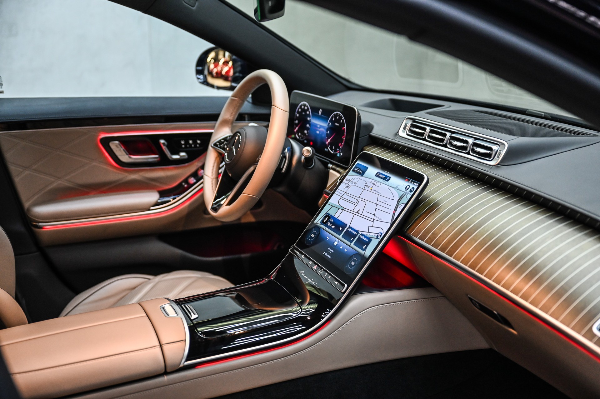 MERCEDES-BENZ S 680 Maybach V12 4matic 9G-Tronic-image-30