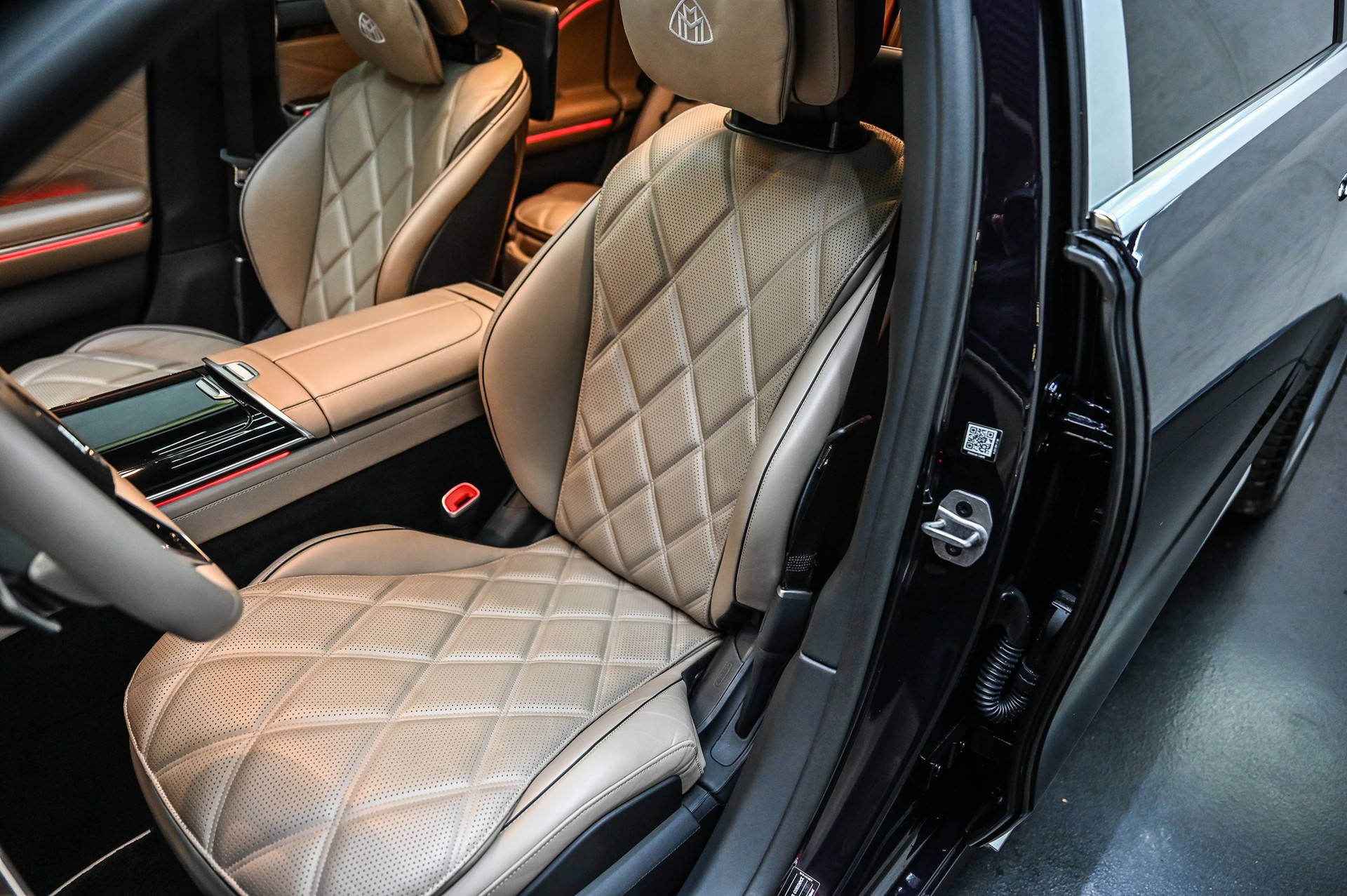 MERCEDES-BENZ S 680 Maybach V12 4matic 9G-Tronic-image-35