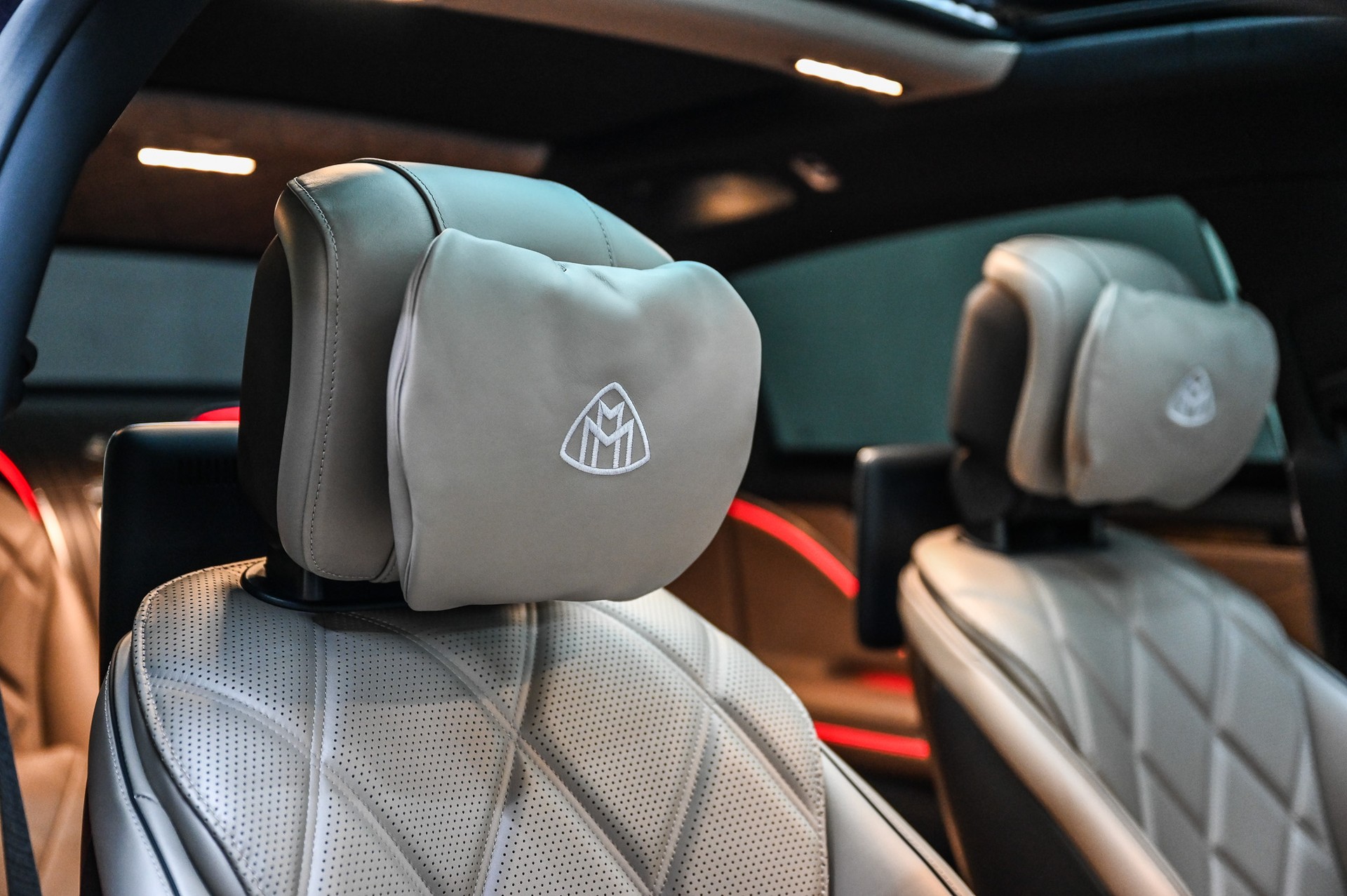 MERCEDES-BENZ S 680 Maybach V12 4matic 9G-Tronic-image-38