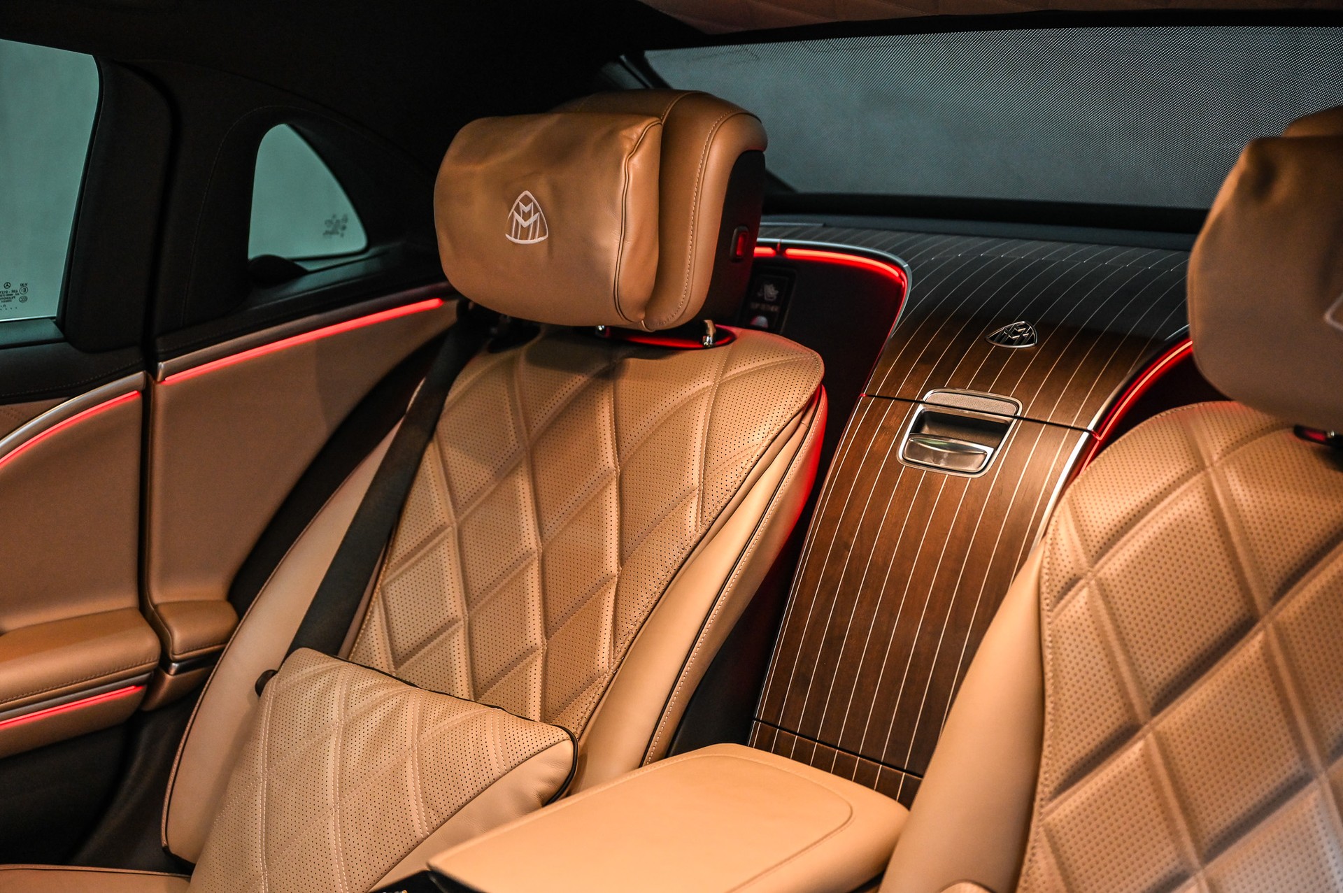 MERCEDES-BENZ S 680 Maybach V12 4matic 9G-Tronic-image-39