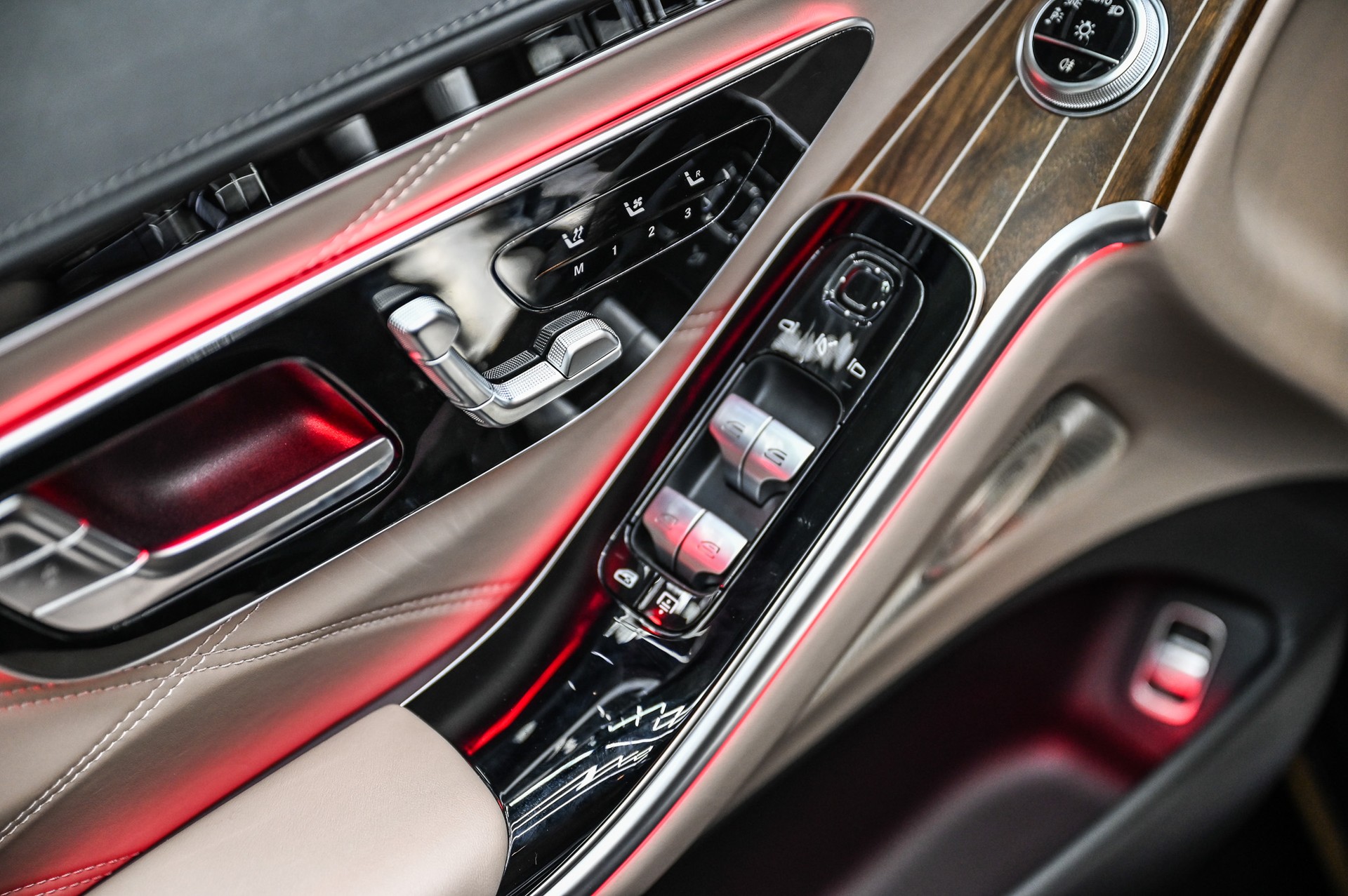 MERCEDES-BENZ S 680 Maybach V12 4matic 9G-Tronic-image-48