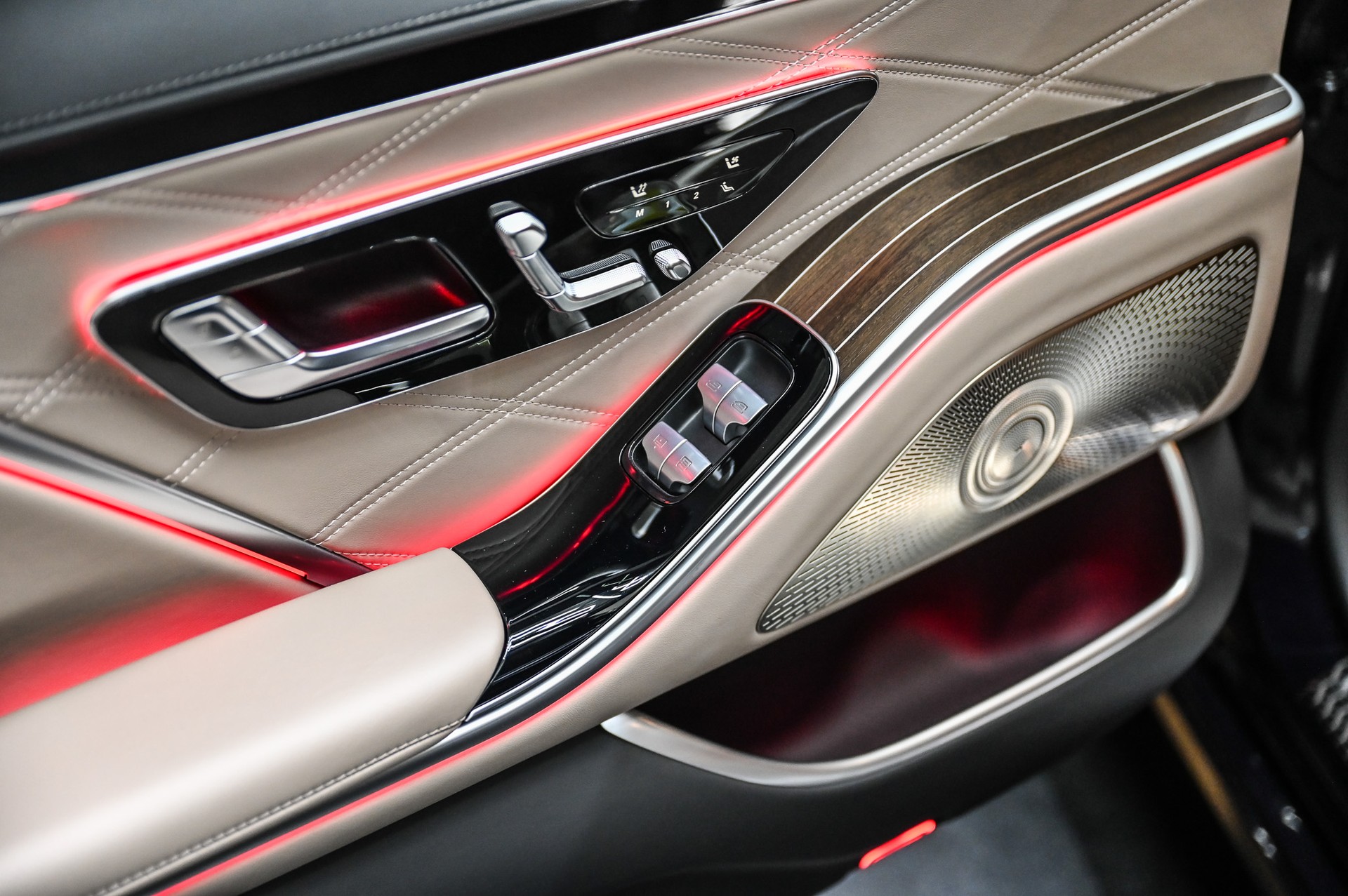 MERCEDES-BENZ S 680 Maybach V12 4matic 9G-Tronic-image-57