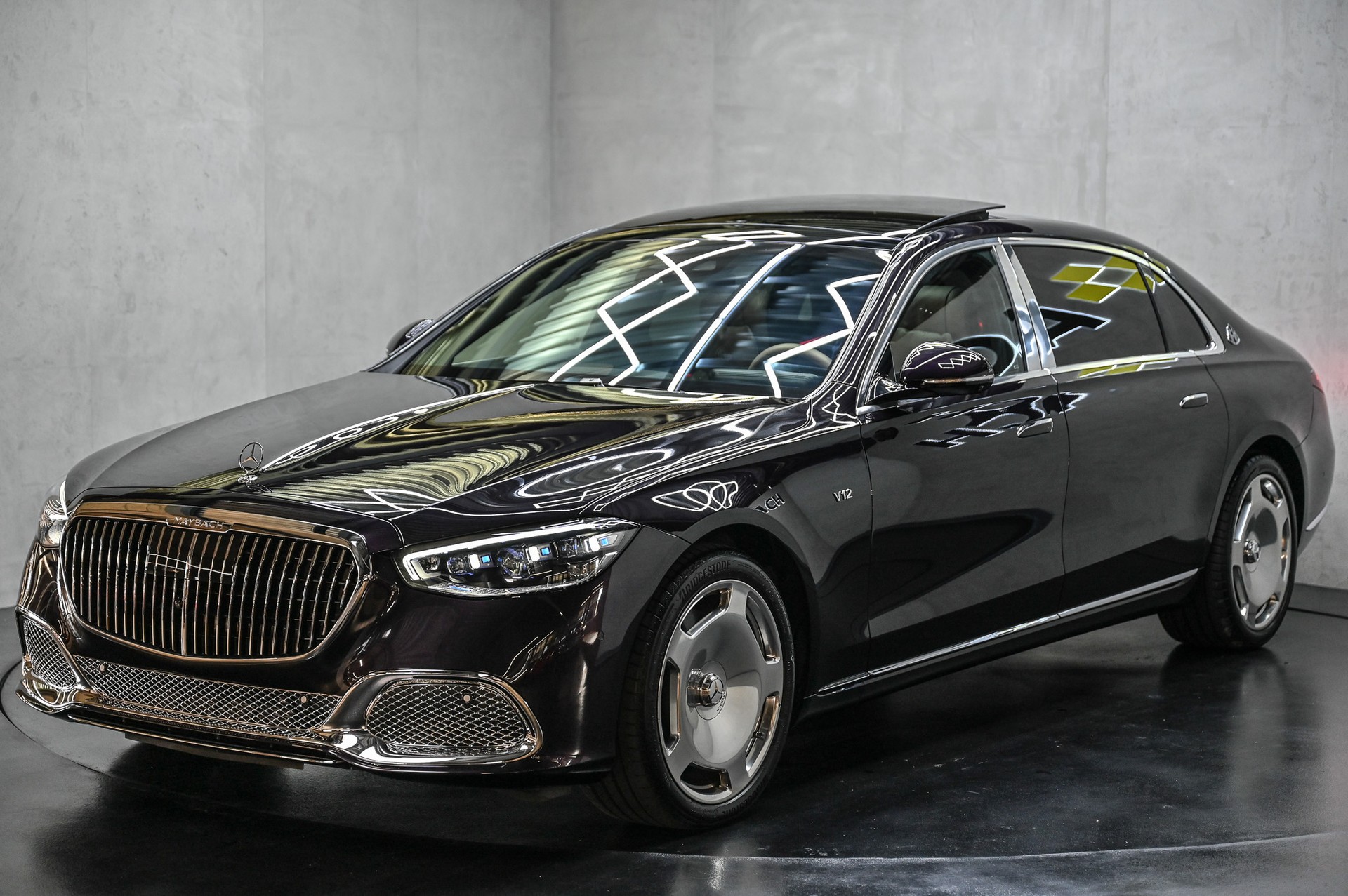 MERCEDES-BENZ S 680 Maybach V12 4matic 9G-Tronic-image-2