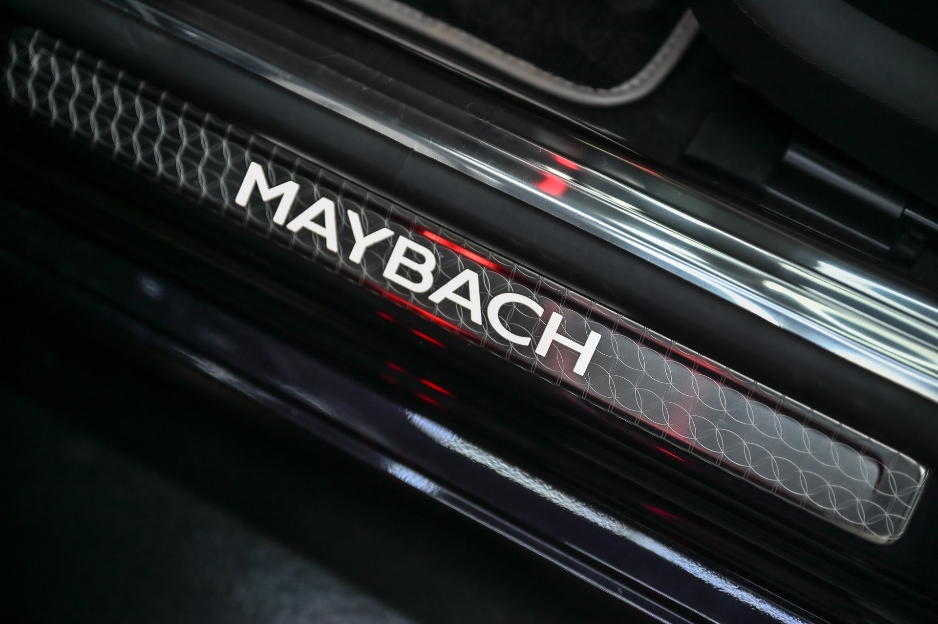 MERCEDES-BENZ S 680 Maybach V12 4matic 9G-Tronic-image-24