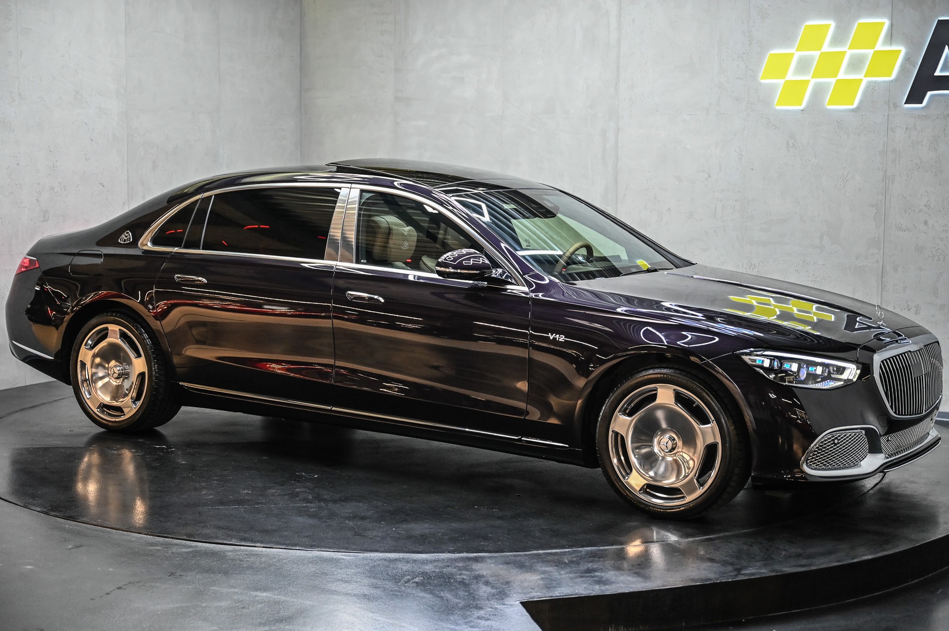 MERCEDES-BENZ S 680 Maybach V12 4matic 9G-Tronic-image-11