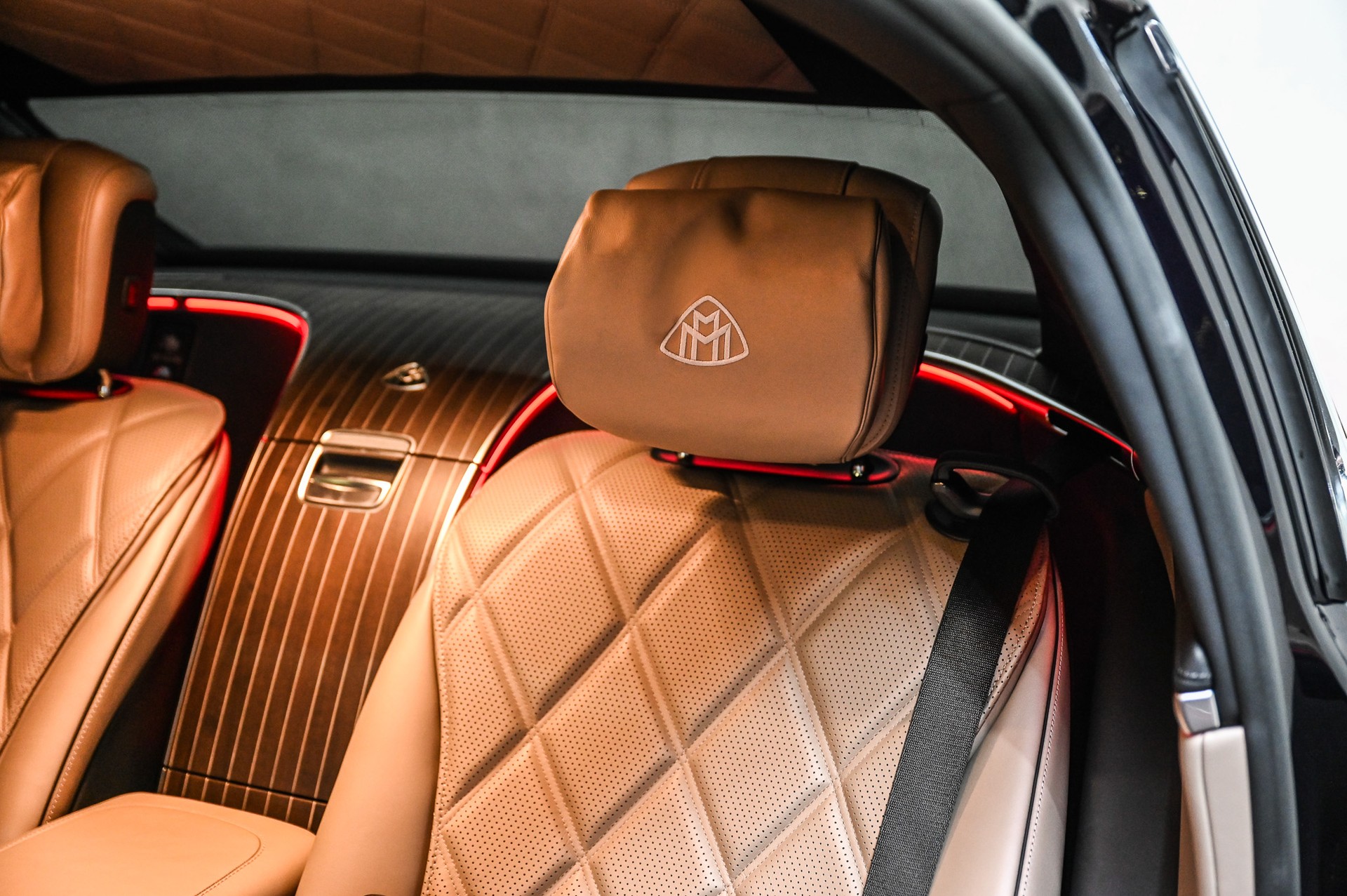 MERCEDES-BENZ S 680 Maybach V12 4matic 9G-Tronic-image-40