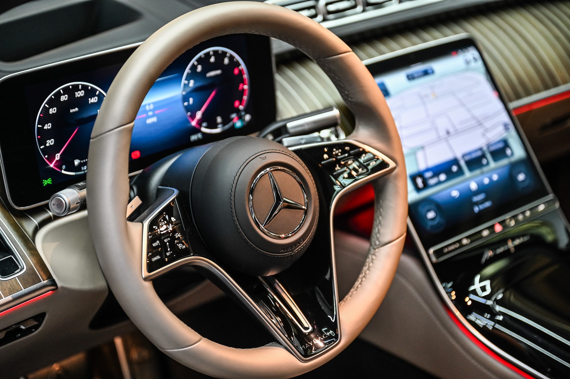 MERCEDES-BENZ S 680 Maybach V12 4matic 9G-Tronic-image-27