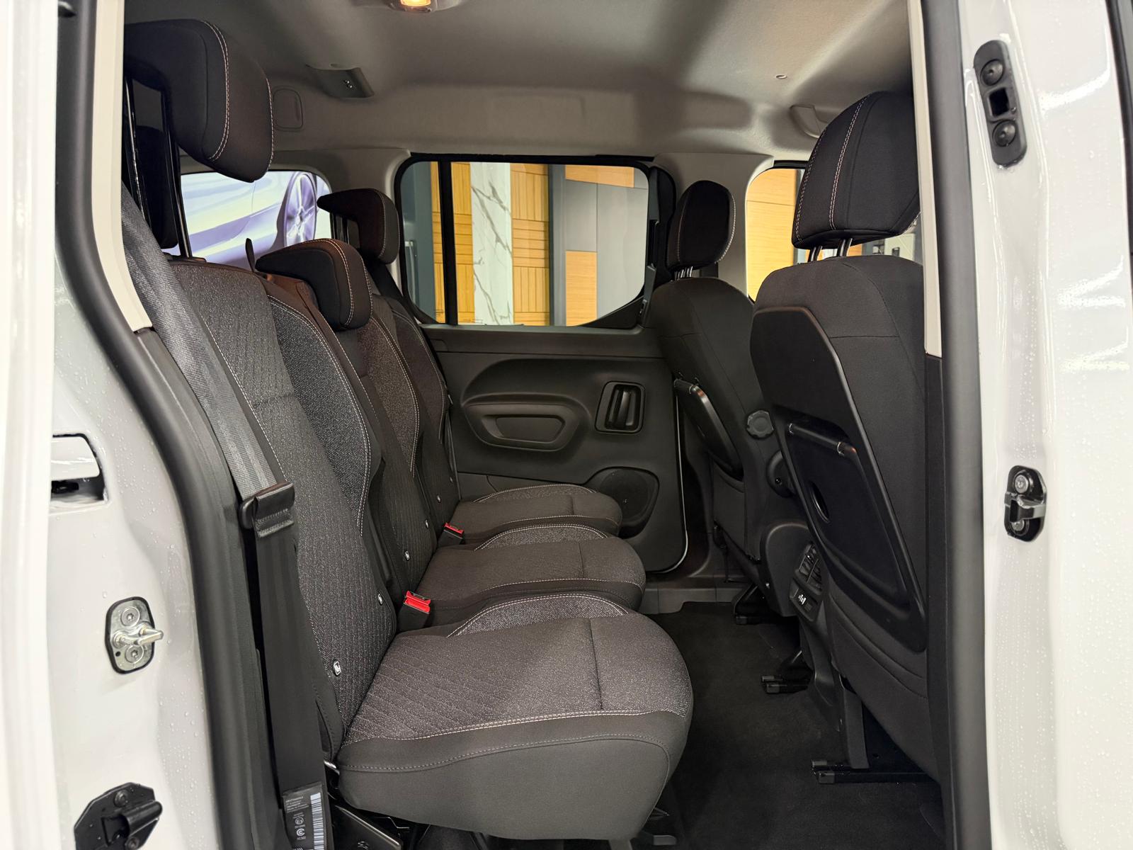 PEUGEOT Rifter Long 1.5 BlueHDi Allure EAT8 Rollstuhlumbau-image-9