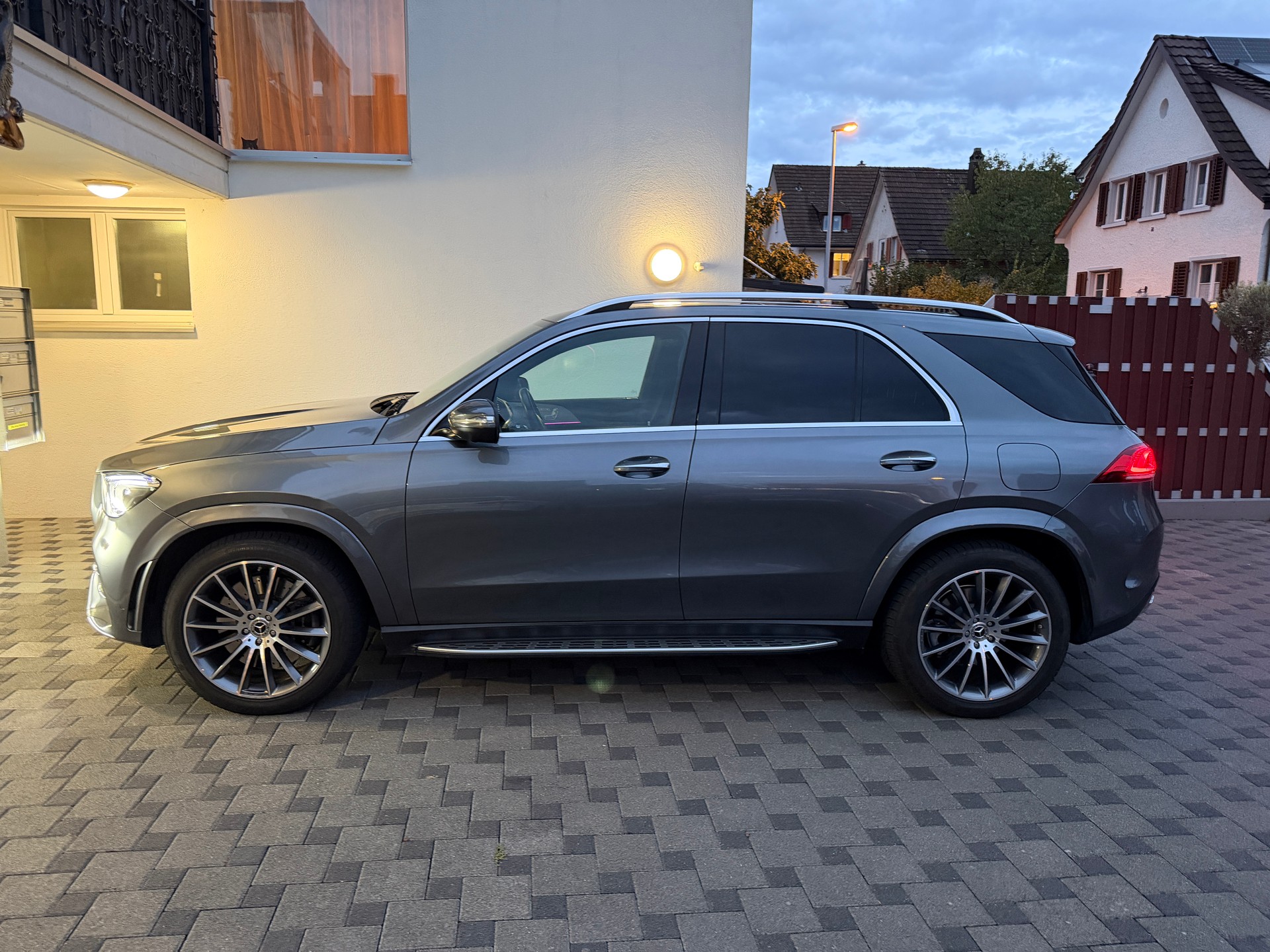 MERCEDES-BENZ GLE 350 de AMG Line 4matic-image-0