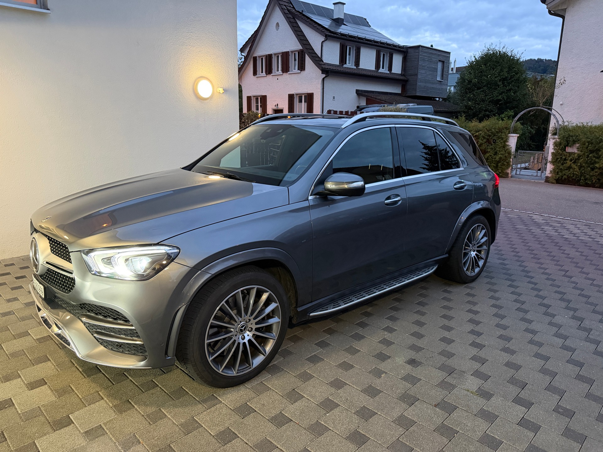 MERCEDES-BENZ GLE 350 de AMG Line 4matic-image-1