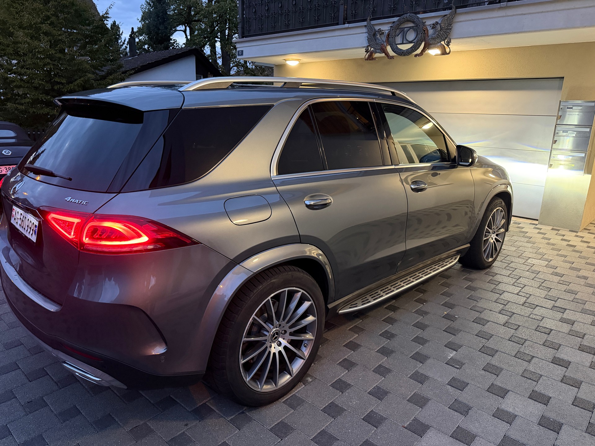 MERCEDES-BENZ GLE 350 de AMG Line 4matic-image-2
