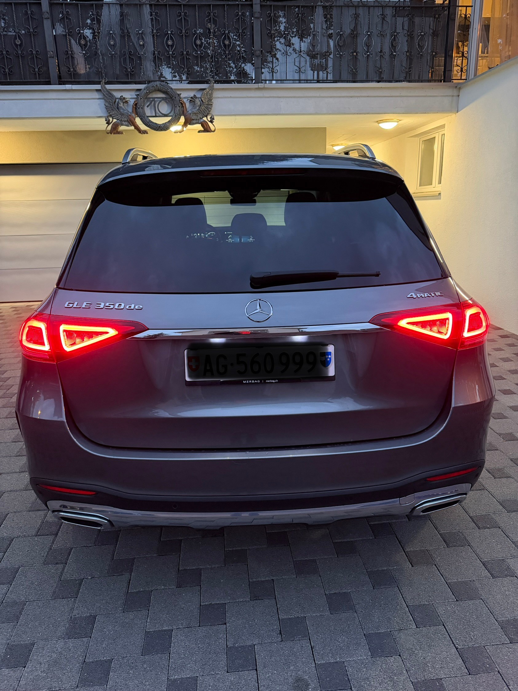 MERCEDES-BENZ GLE 350 de AMG Line 4matic-image-5
