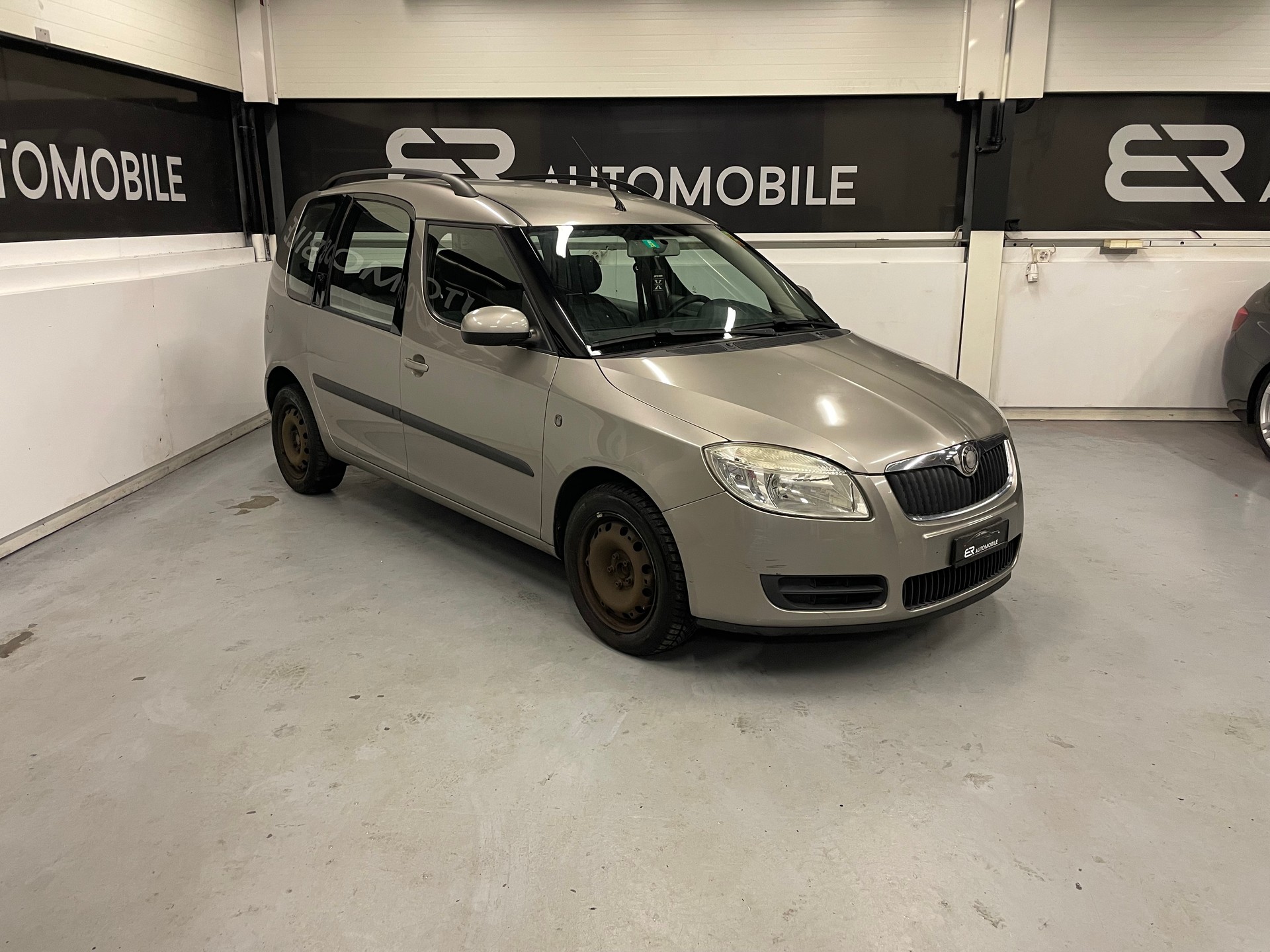 SKODA Roomster 1.9 TDI Style-image-1