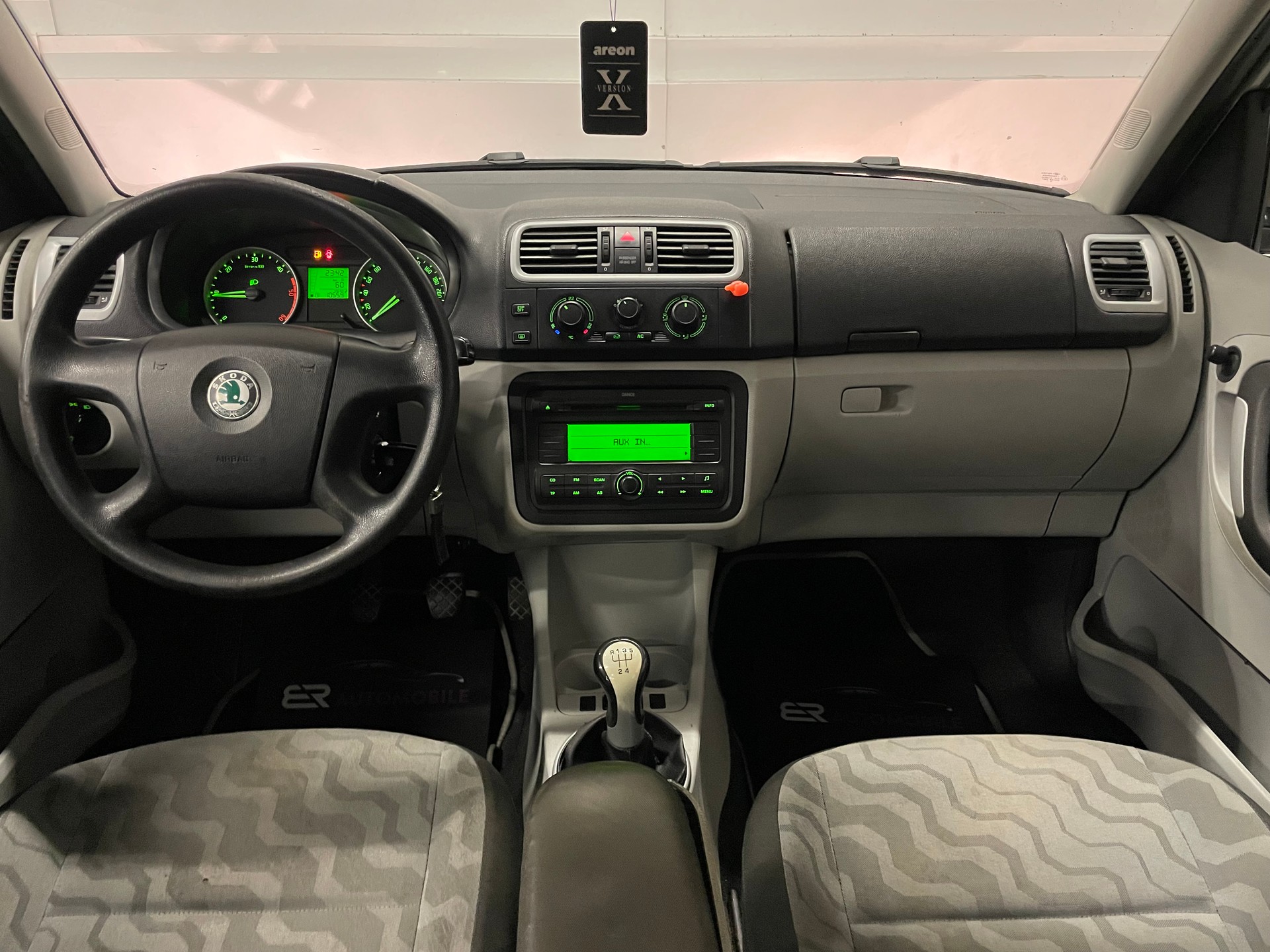 SKODA Roomster 1.9 TDI Style-image-10