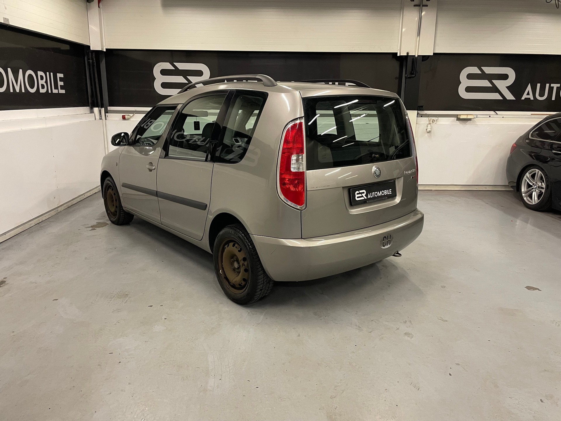 SKODA Roomster 1.9 TDI Style-image-2