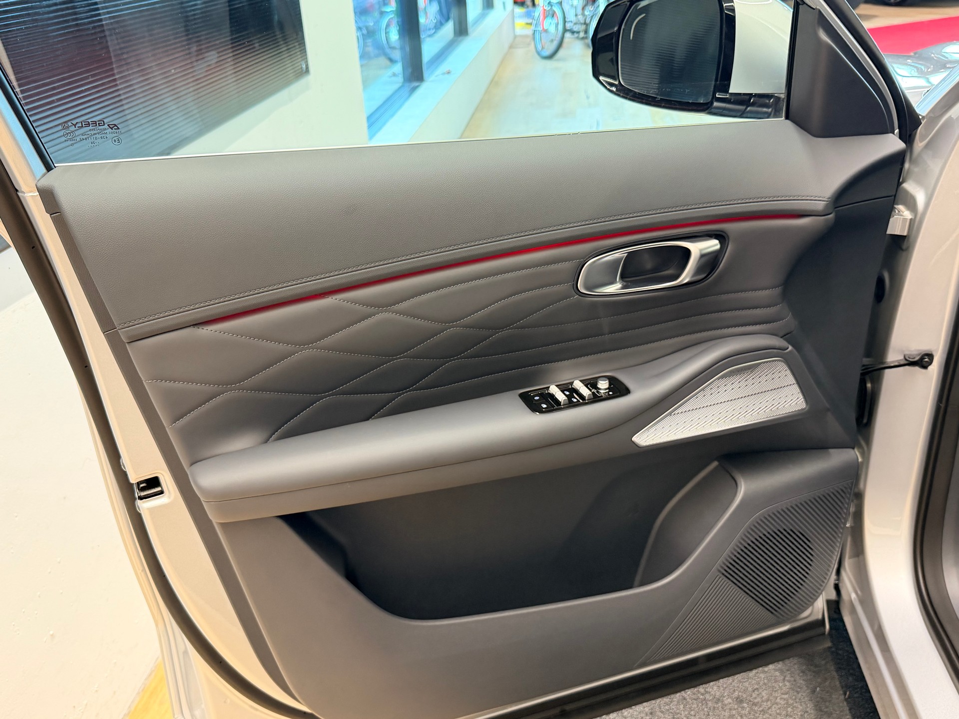 GEELY Starray EM-i MAX+ PHEV-image-12