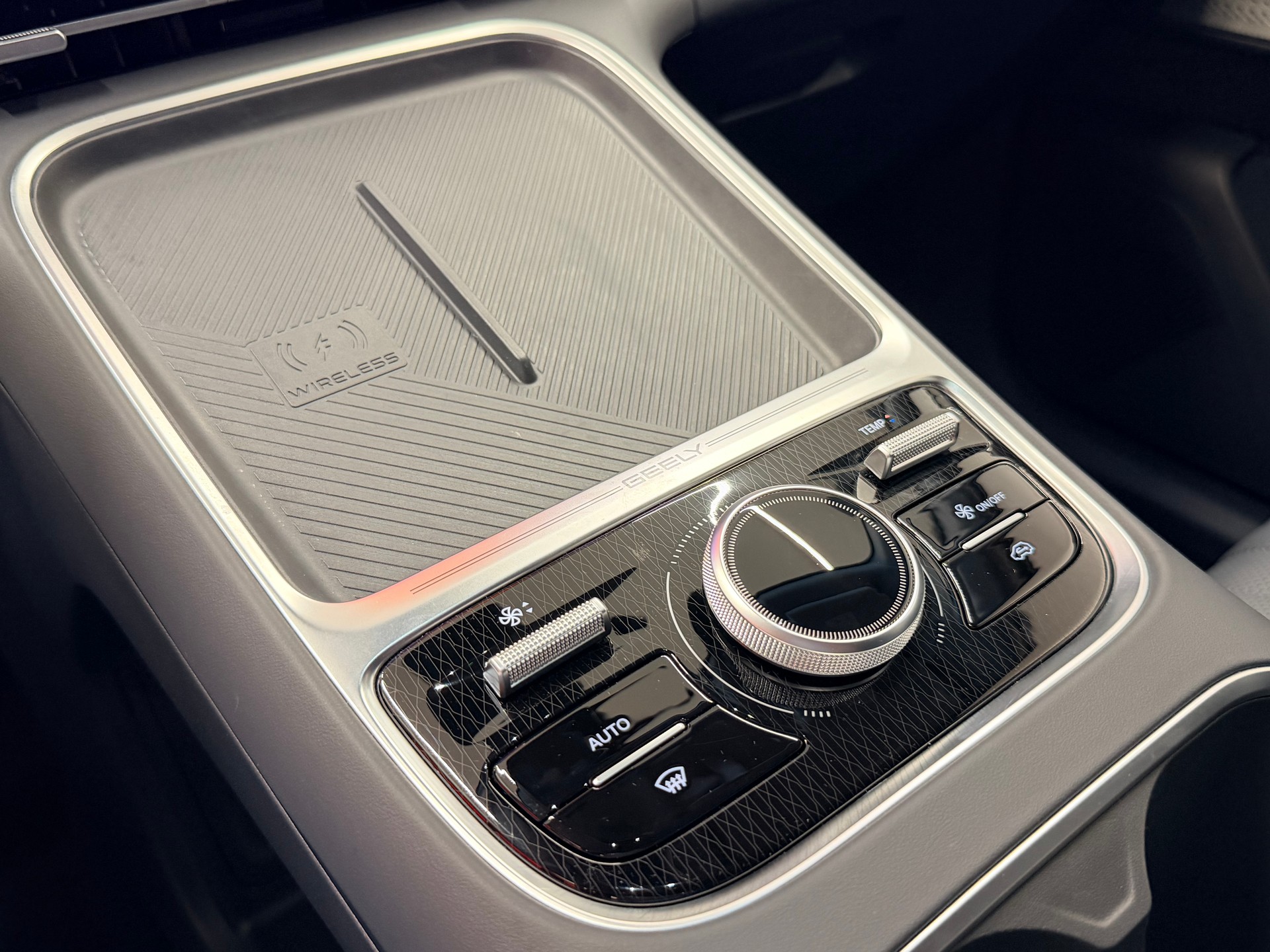 GEELY Starray EM-i MAX+ PHEV-image-26