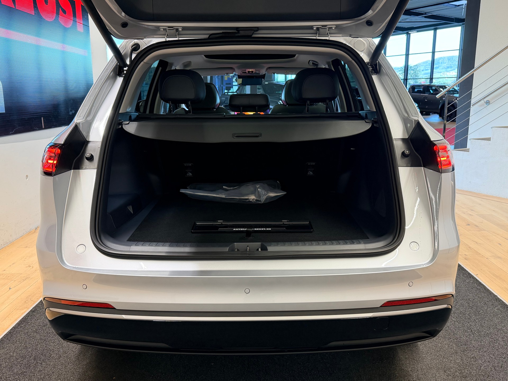 GEELY Starray EM-i MAX+ PHEV-image-9