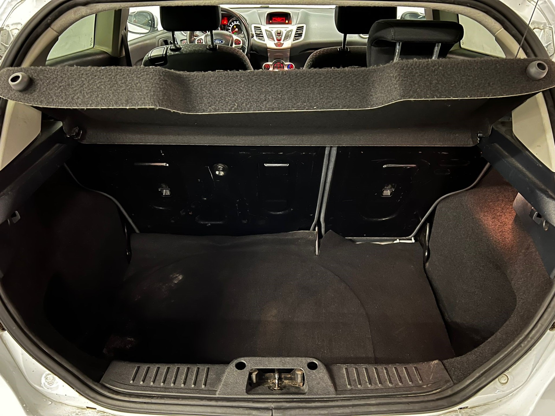 FORD Fiesta 1.6 16V Sport-image-12