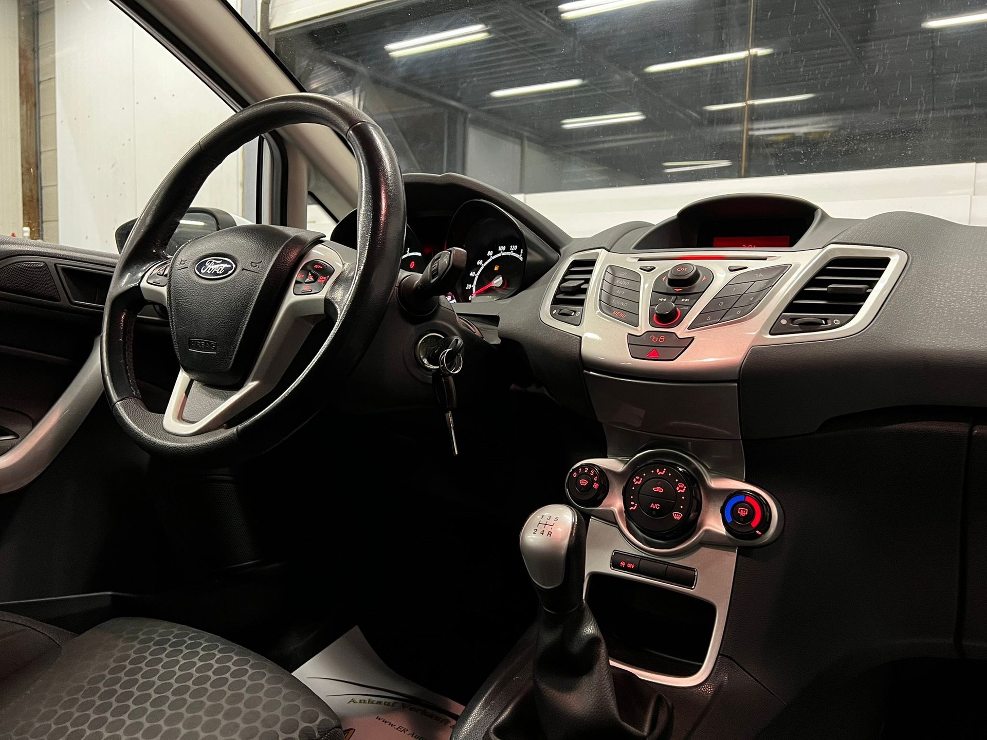 FORD Fiesta 1.6 16V Sport-image-8