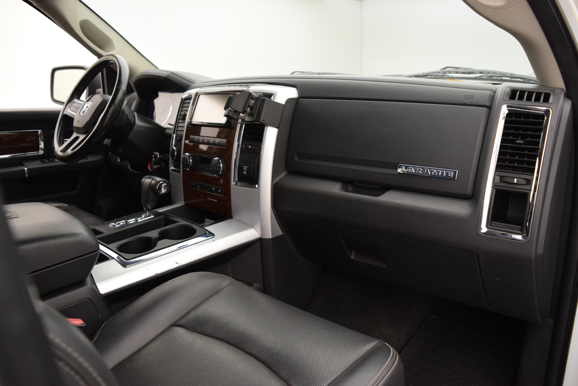 DODGE Ram 1500 5.7 Laramie Quad cab-image-12