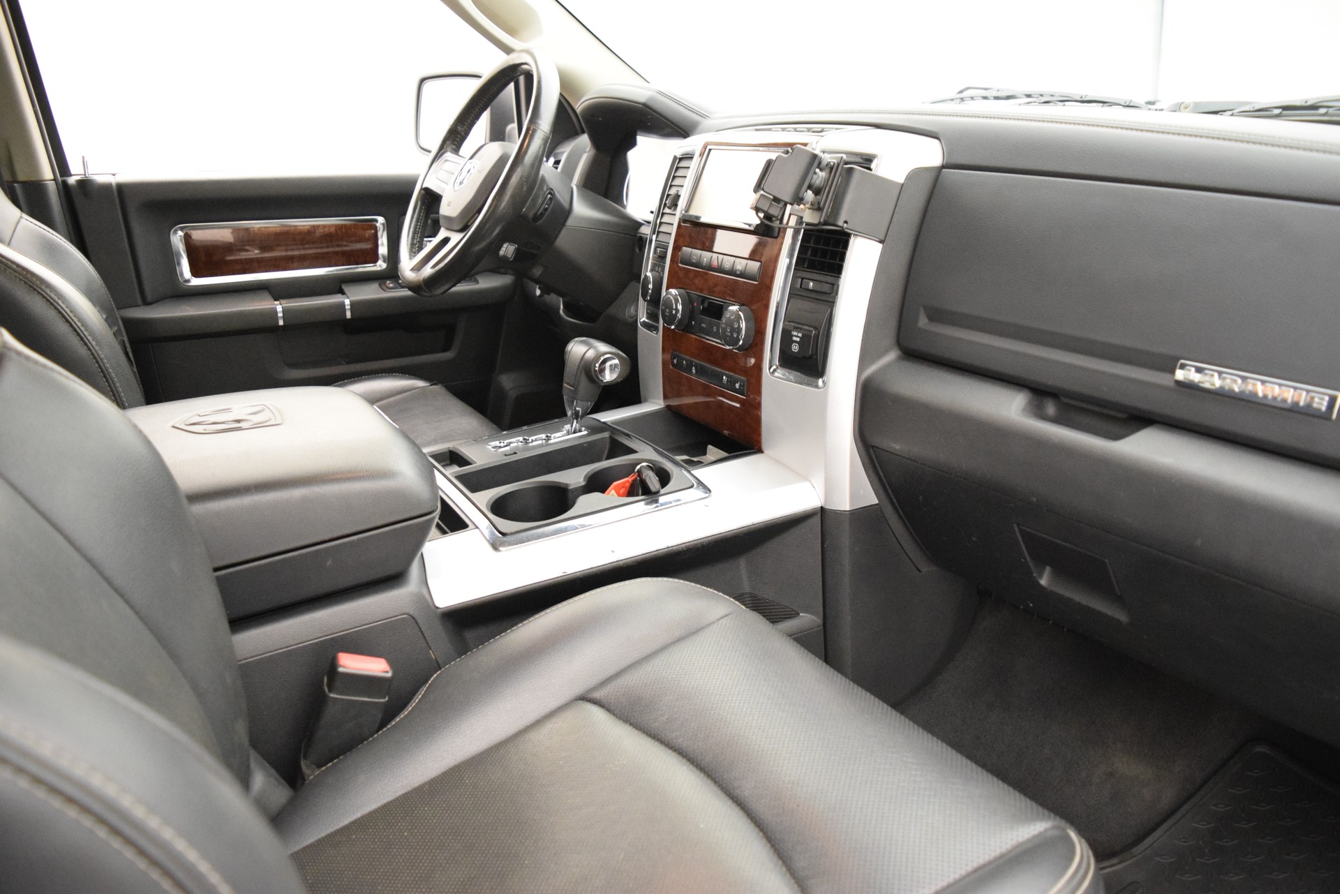 DODGE Ram 1500 5.7 Laramie Quad cab-image-14