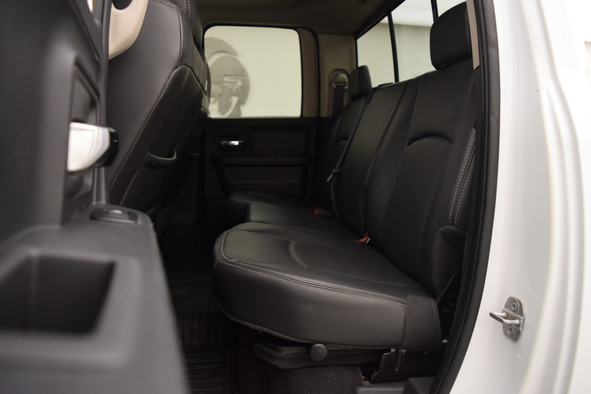 DODGE Ram 1500 5.7 Laramie Quad cab-image-8