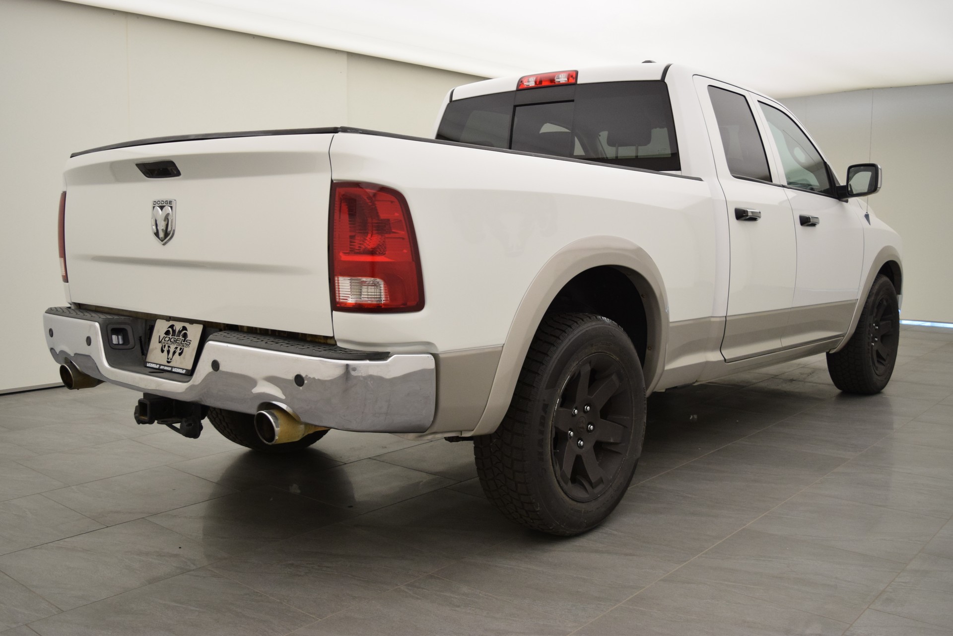DODGE Ram 1500 5.7 Laramie Quad cab-image-3