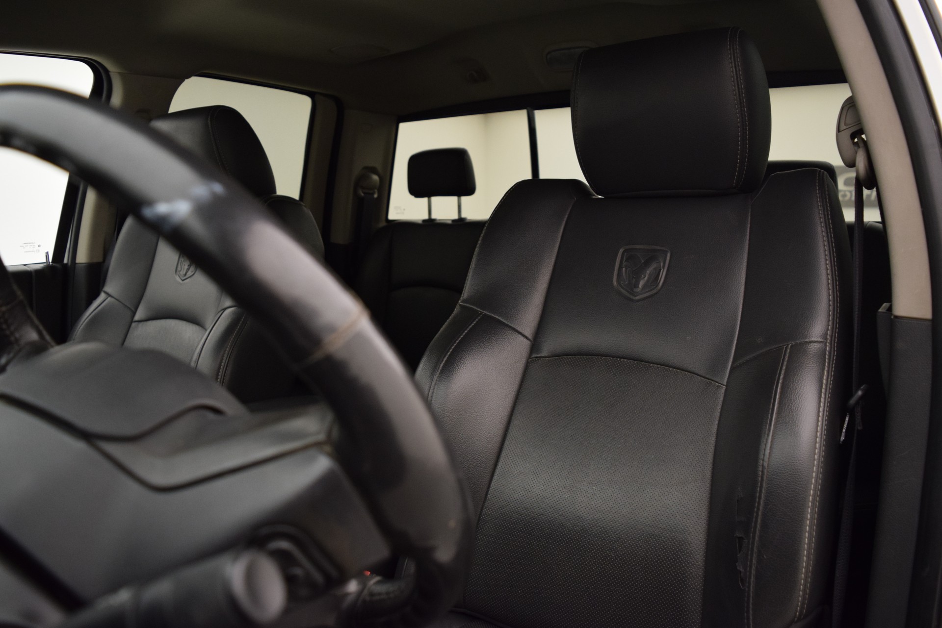 DODGE Ram 1500 5.7 Laramie Quad cab-image-7