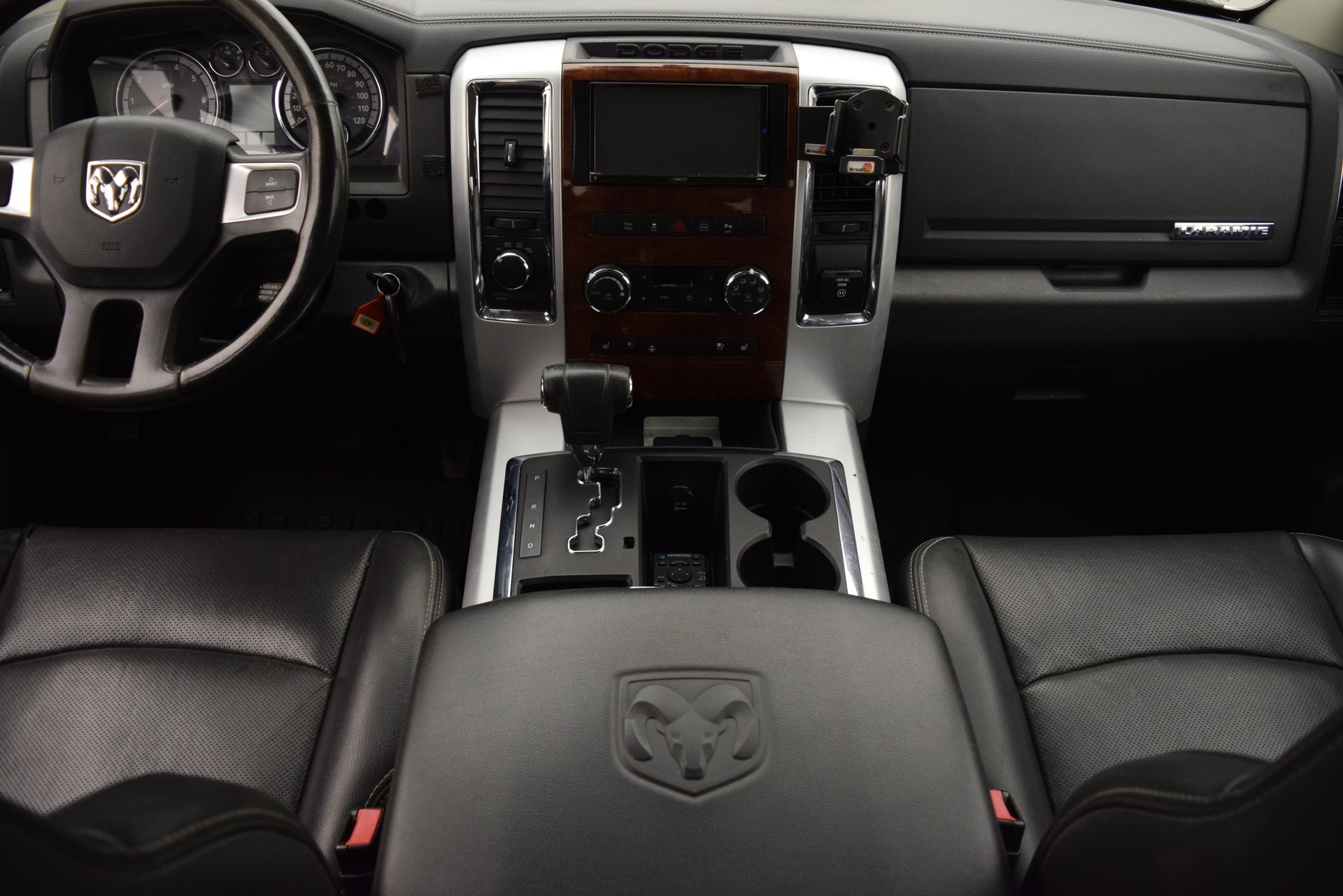 DODGE Ram 1500 5.7 Laramie Quad cab-image-10