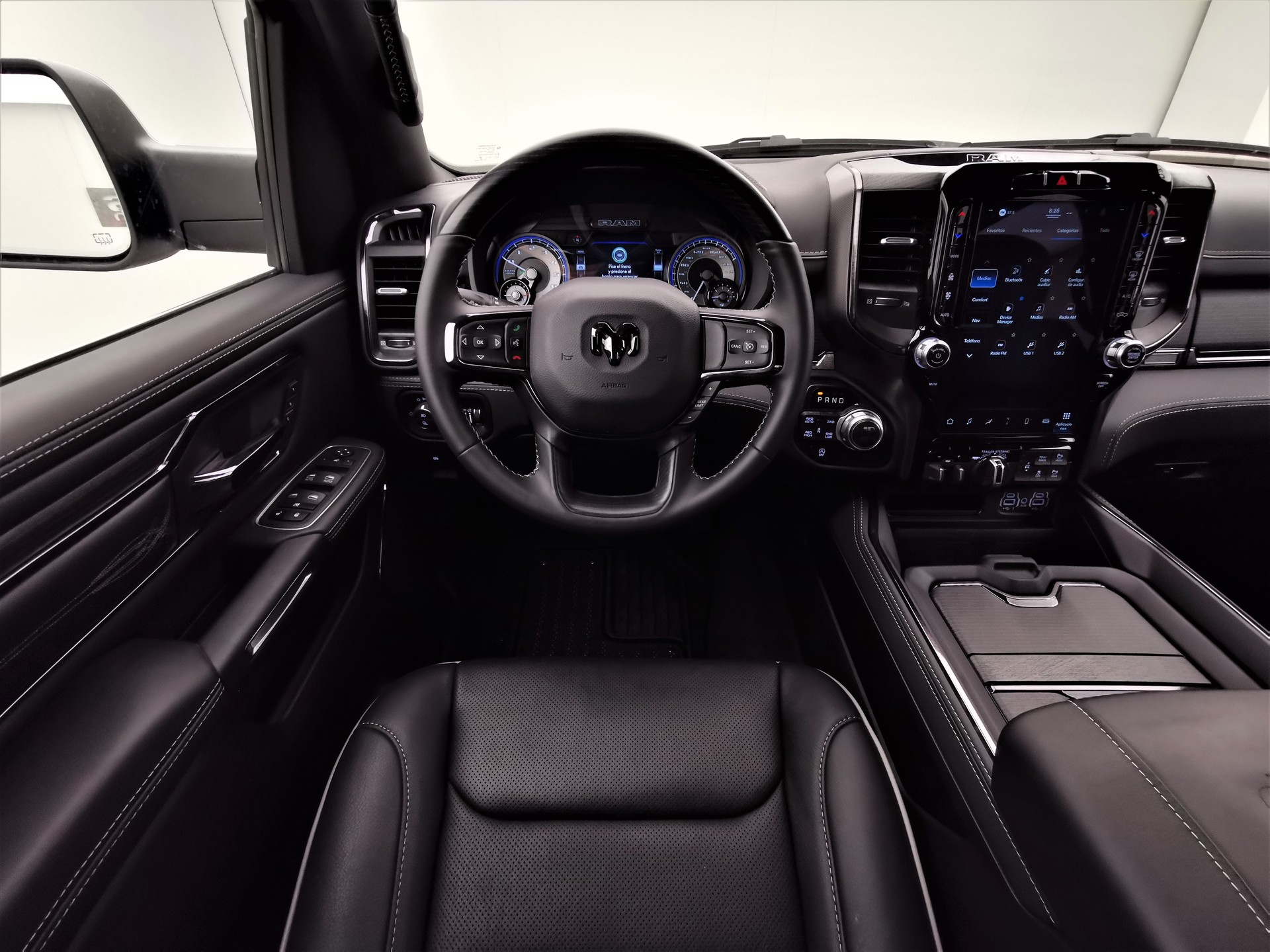 DODGE Ram 1500 5.7 V8 Limited eTorque Crew Cab-image-9
