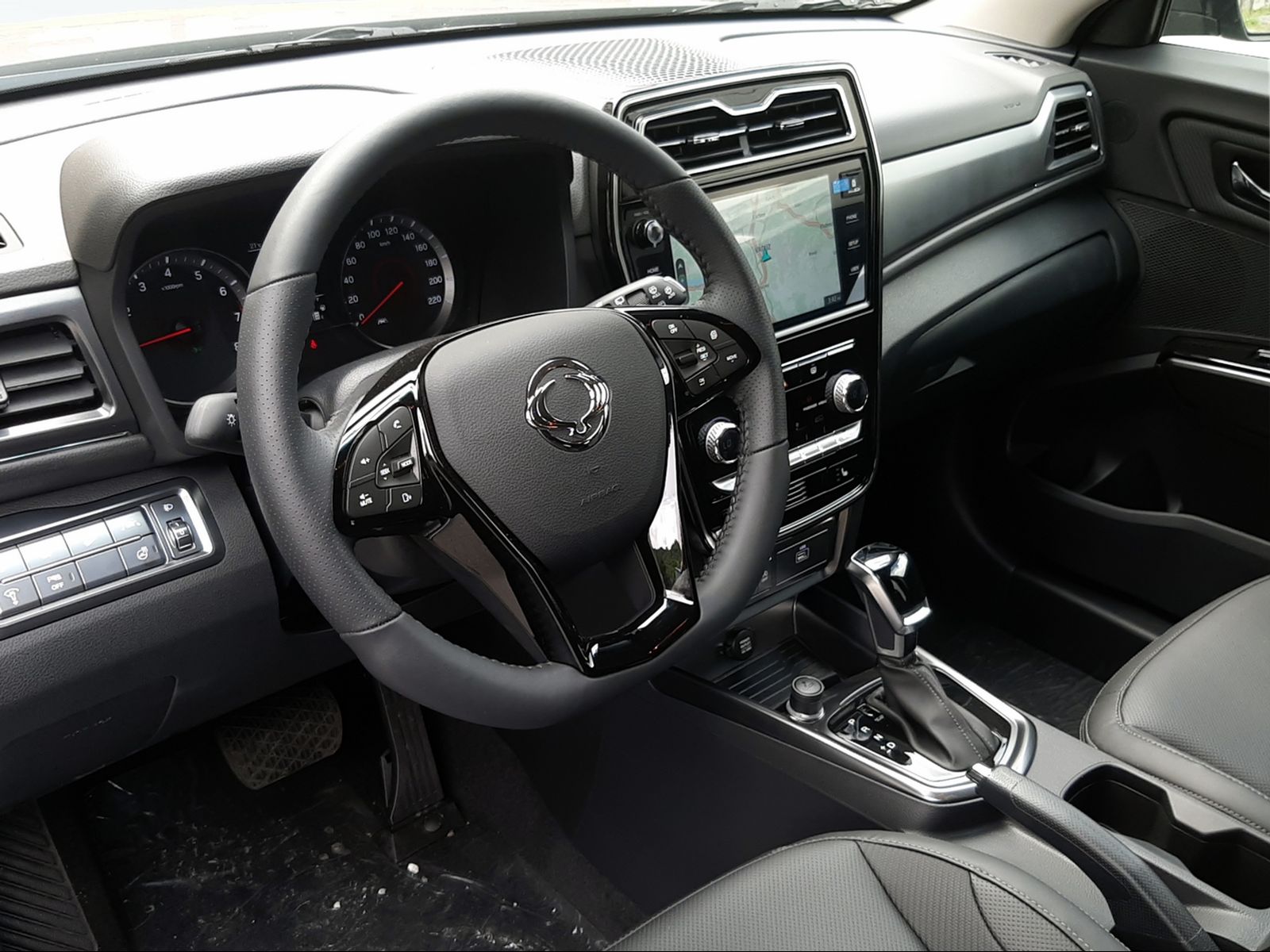 KGM-SsangYong Tivoli 1.5 T-Gdi Blackline 4WD-image-8