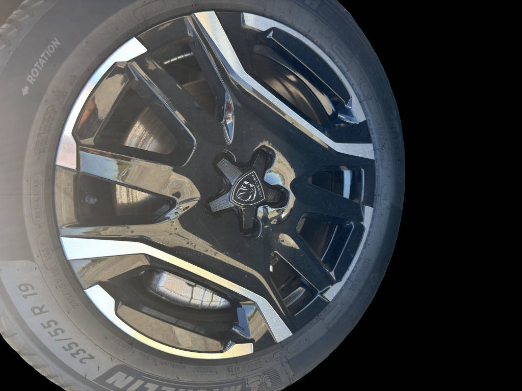 PEUGEOT 3008 e-Allure-image-13