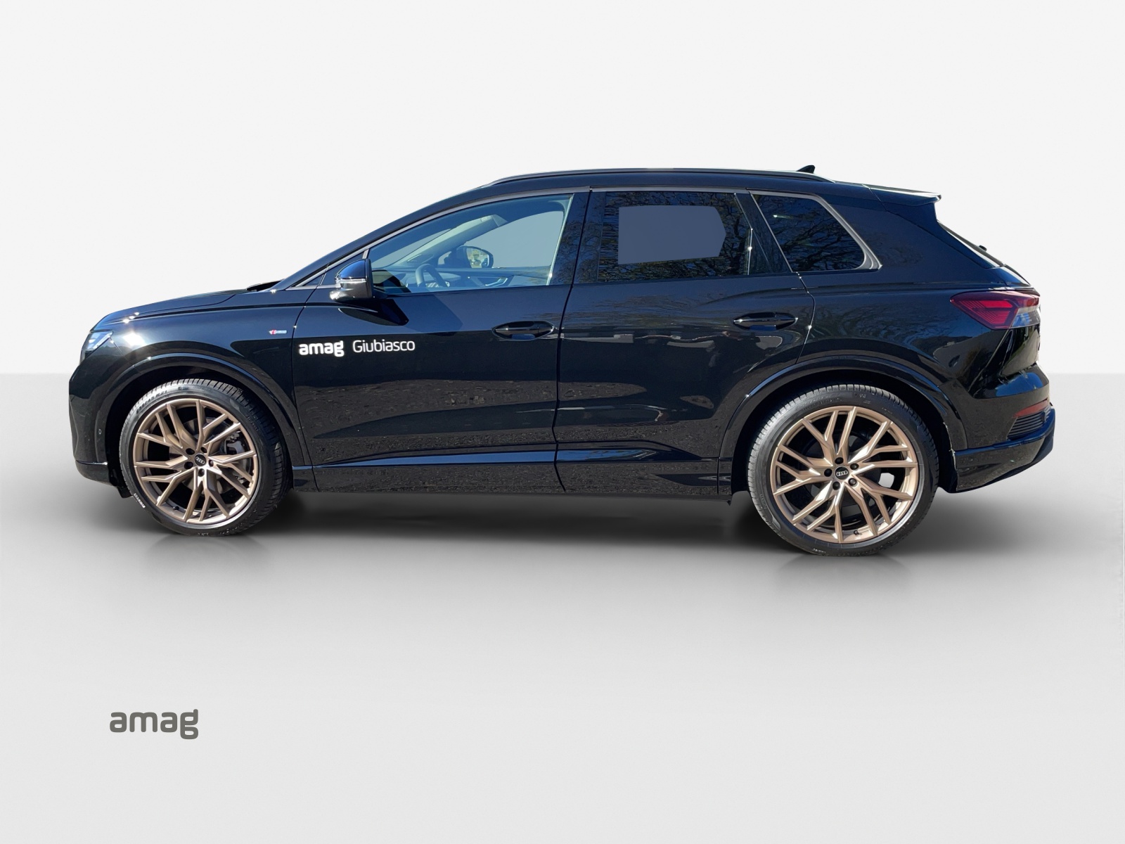 AUDI Q4 e-tron 55 quattro-image-1