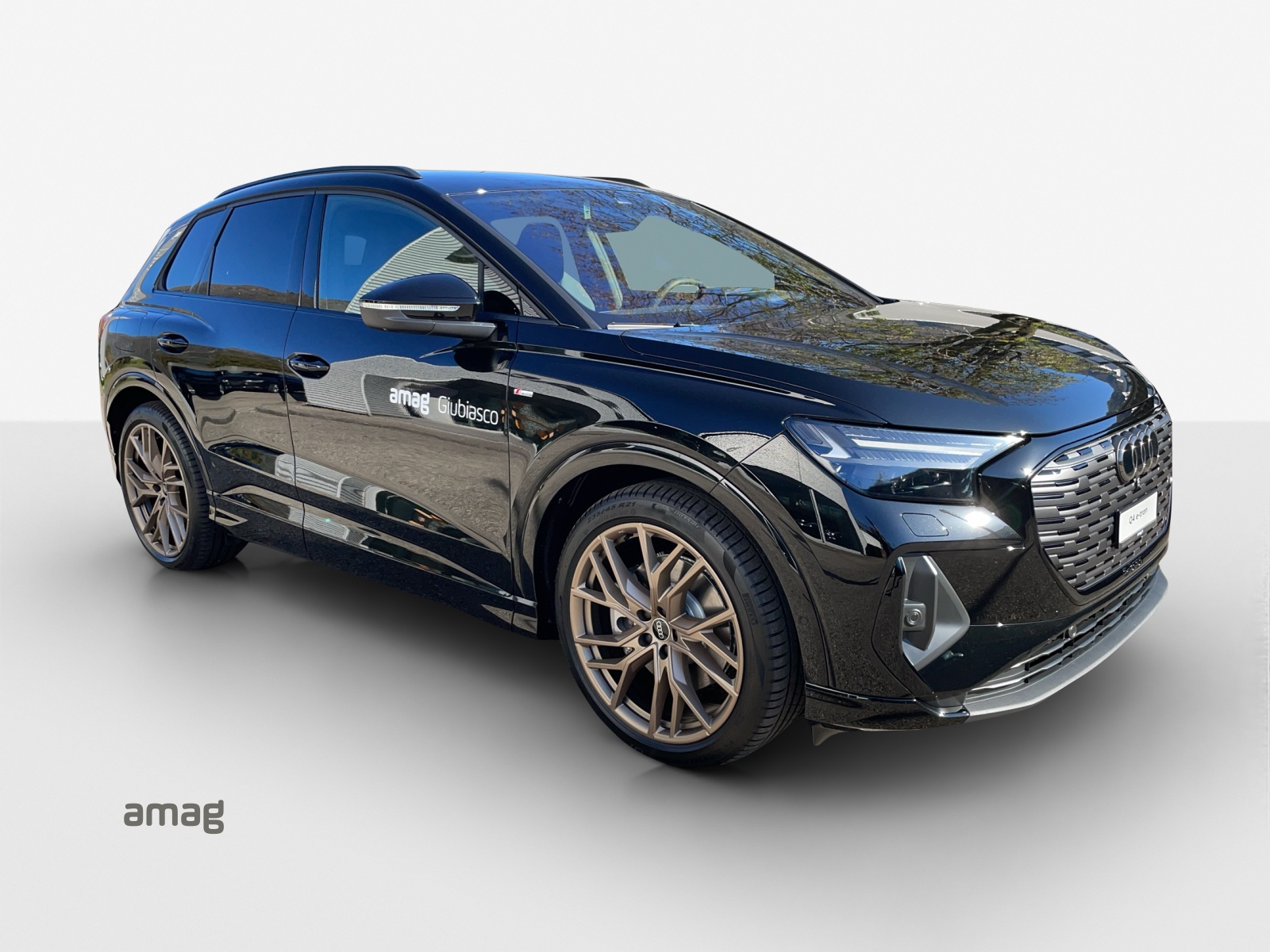 AUDI Q4 e-tron 55 quattro-image-5