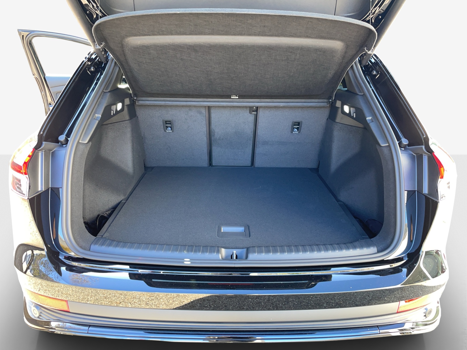 AUDI Q4 e-tron 55 quattro-image-12