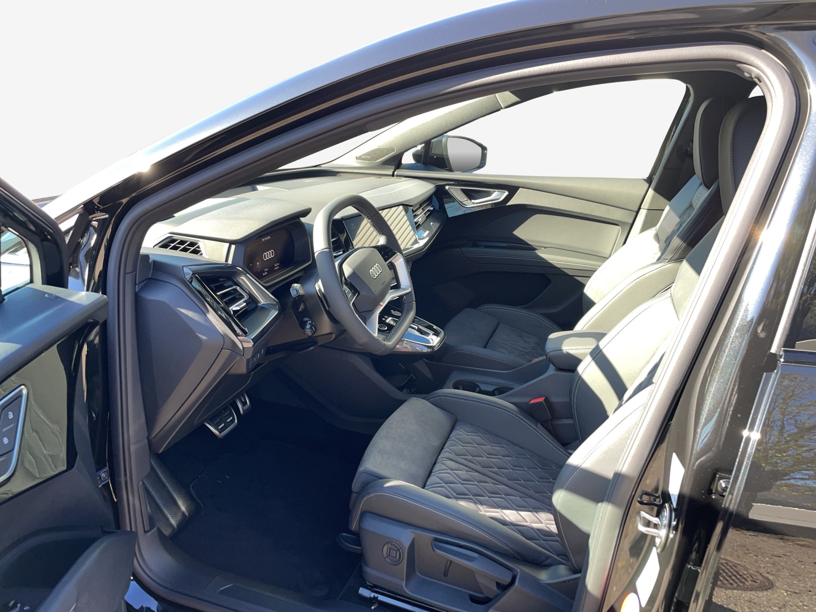 AUDI Q4 e-tron 55 quattro-image-7