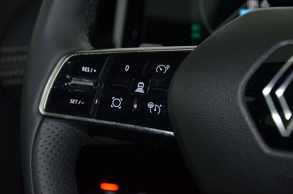 RENAULT Megane E-Tech EV60 *ICONIC*-image-19