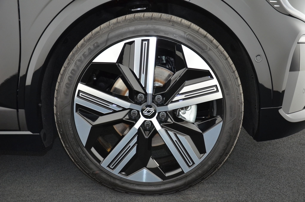 RENAULT Megane E-Tech EV60 *ICONIC*-image-9