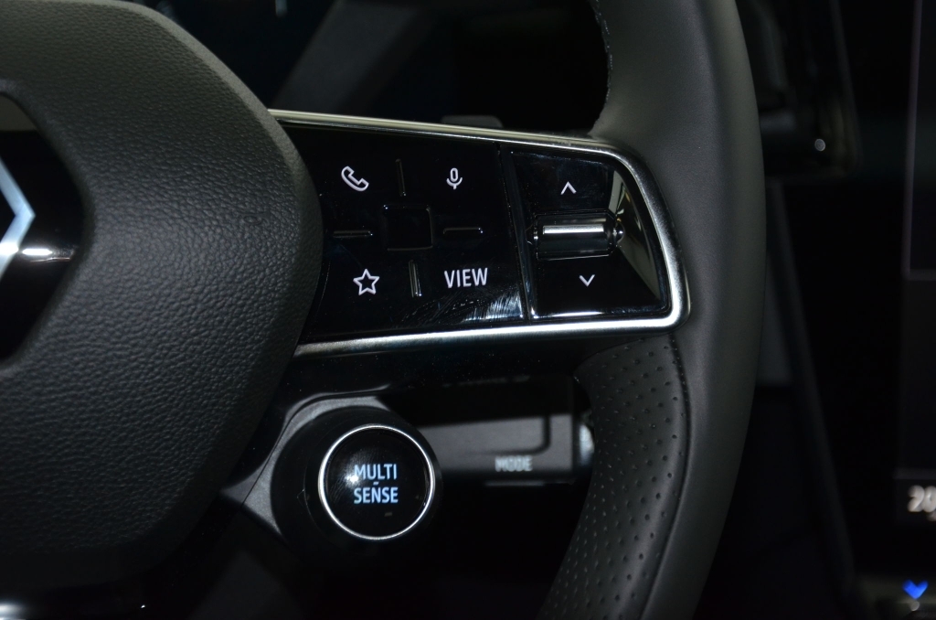 RENAULT Megane E-Tech EV60 *ICONIC*-image-18