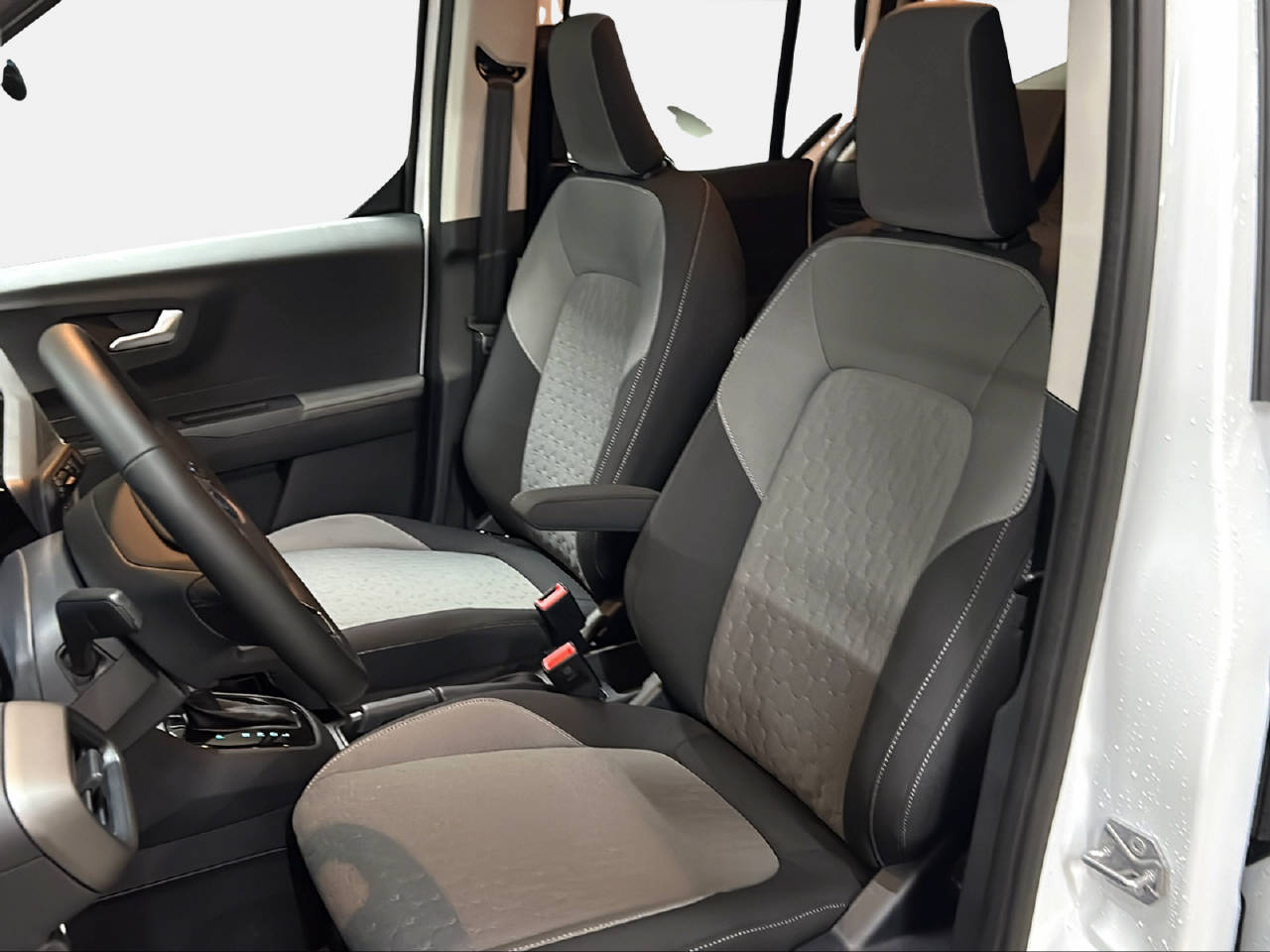 FORD TOURNEO COURIERier 1.0 EcoBoost Titanium-image-9