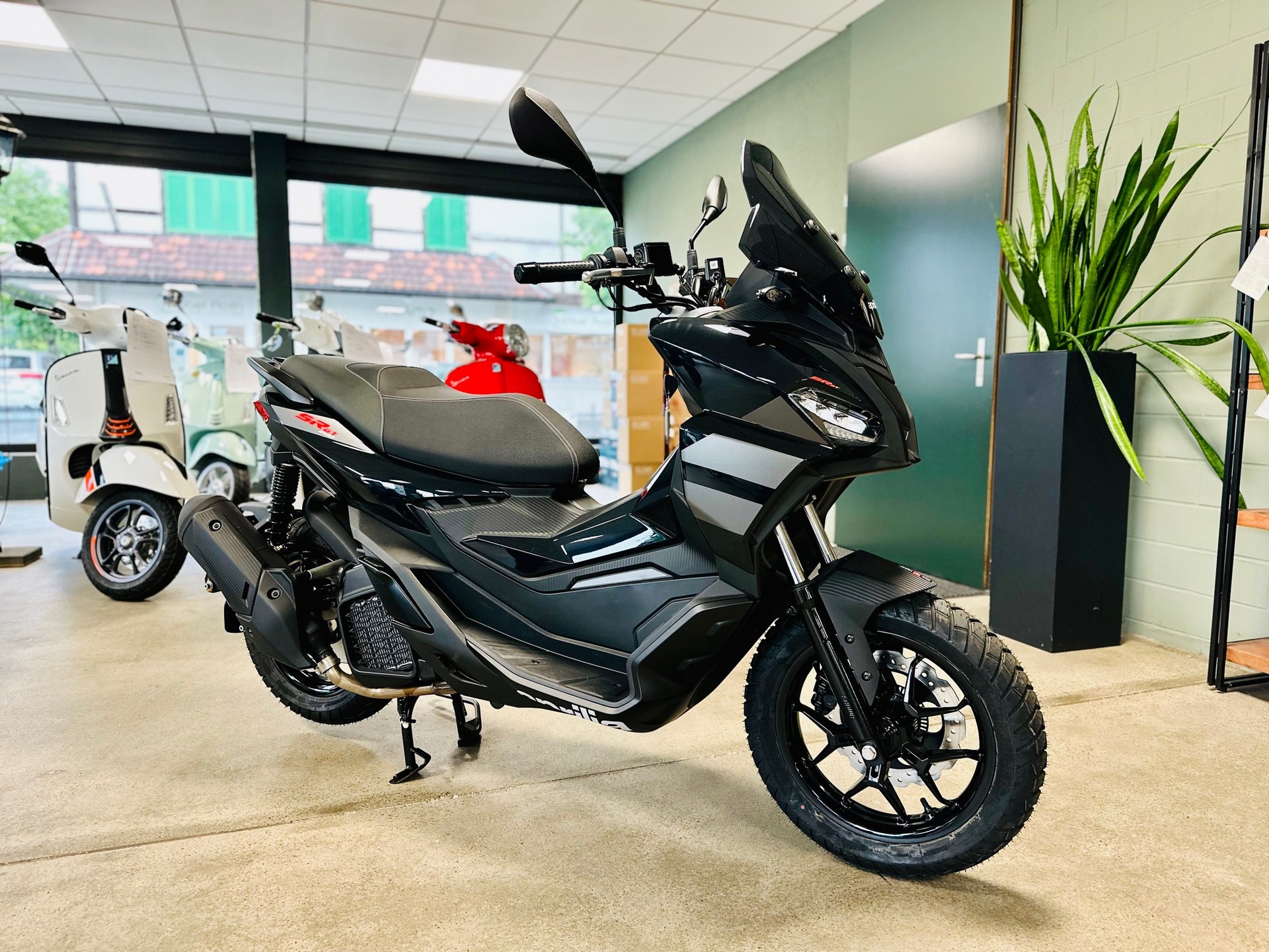 APRILIA SR 200 GT ABS-showroom-element-1