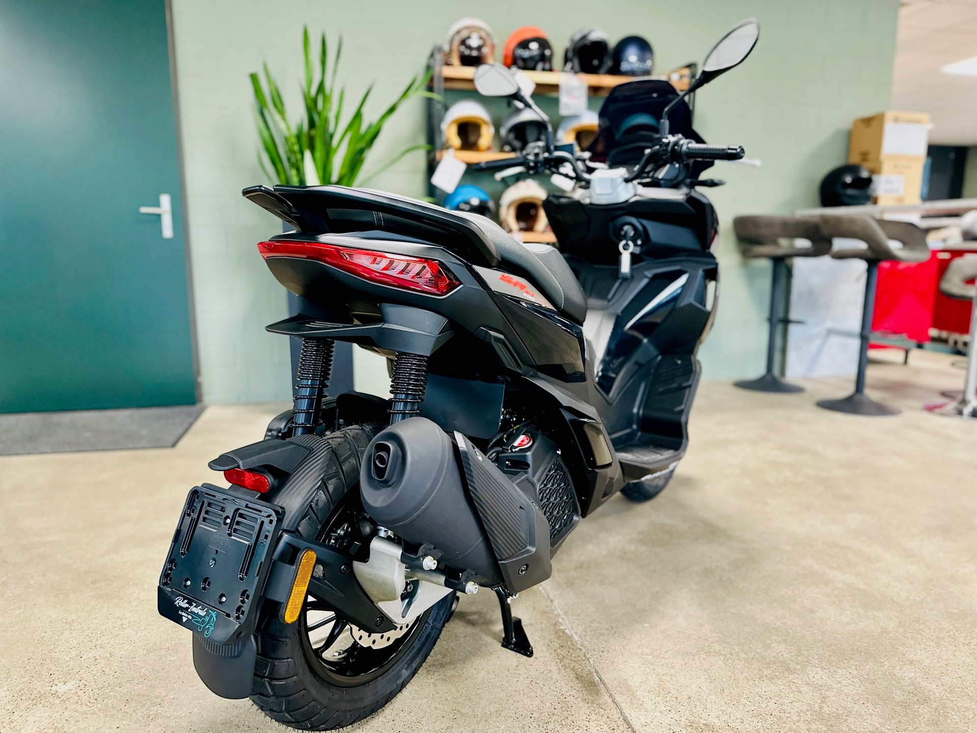 APRILIA SR 200 GT ABS-showroom-element-2