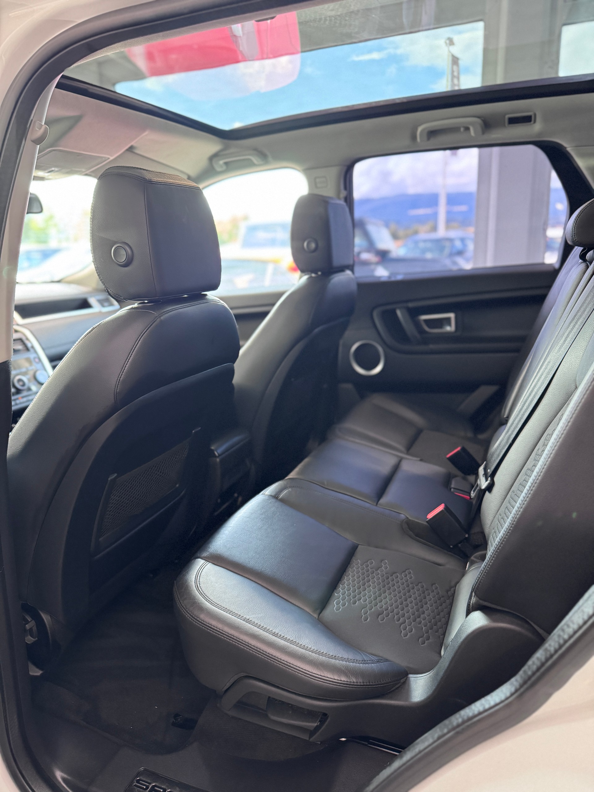 LAND ROVER Discovery Sport 2.0 TD4 Pure AT9-image-15